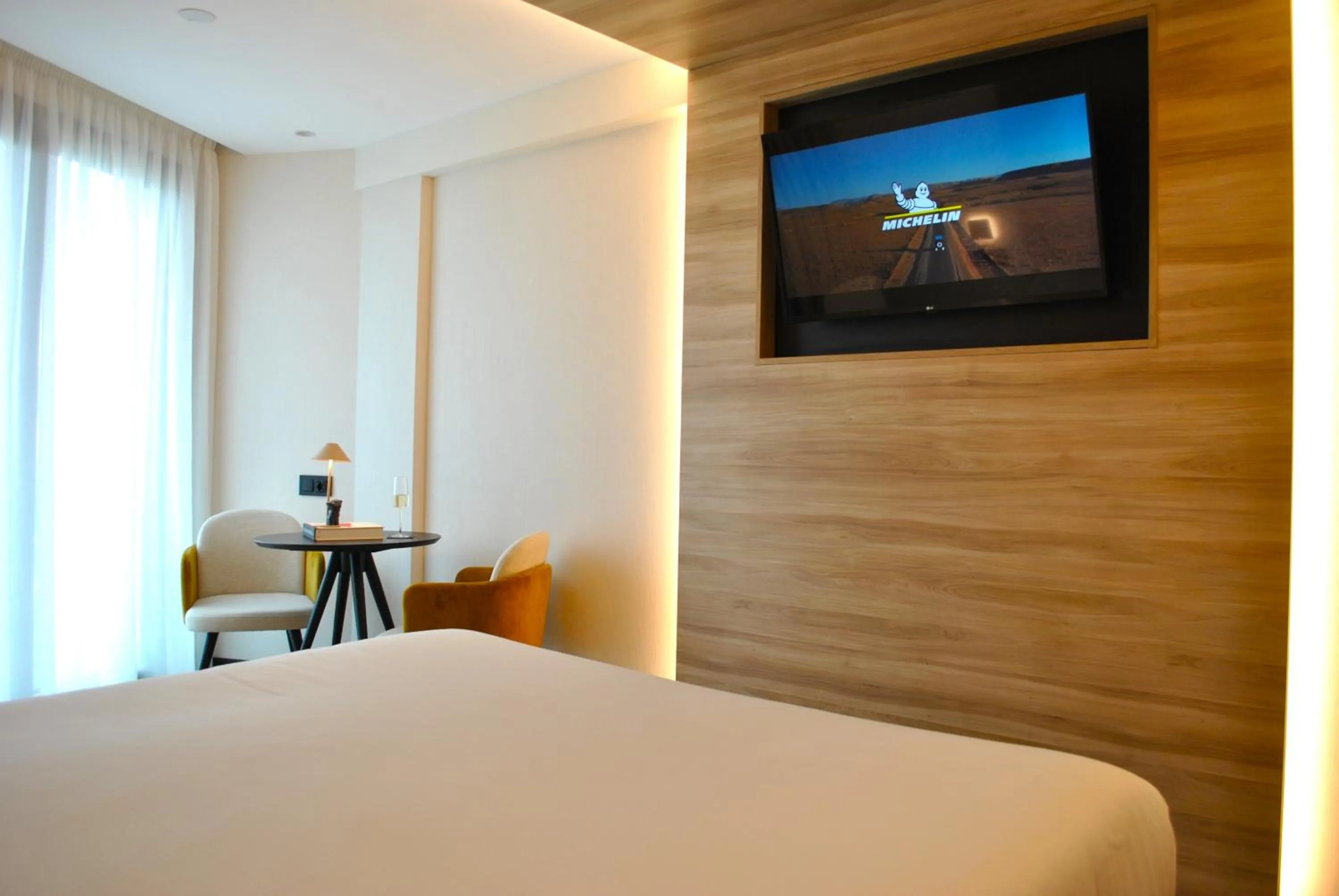 Bedroom, Bed in Hotel Delfin Azul