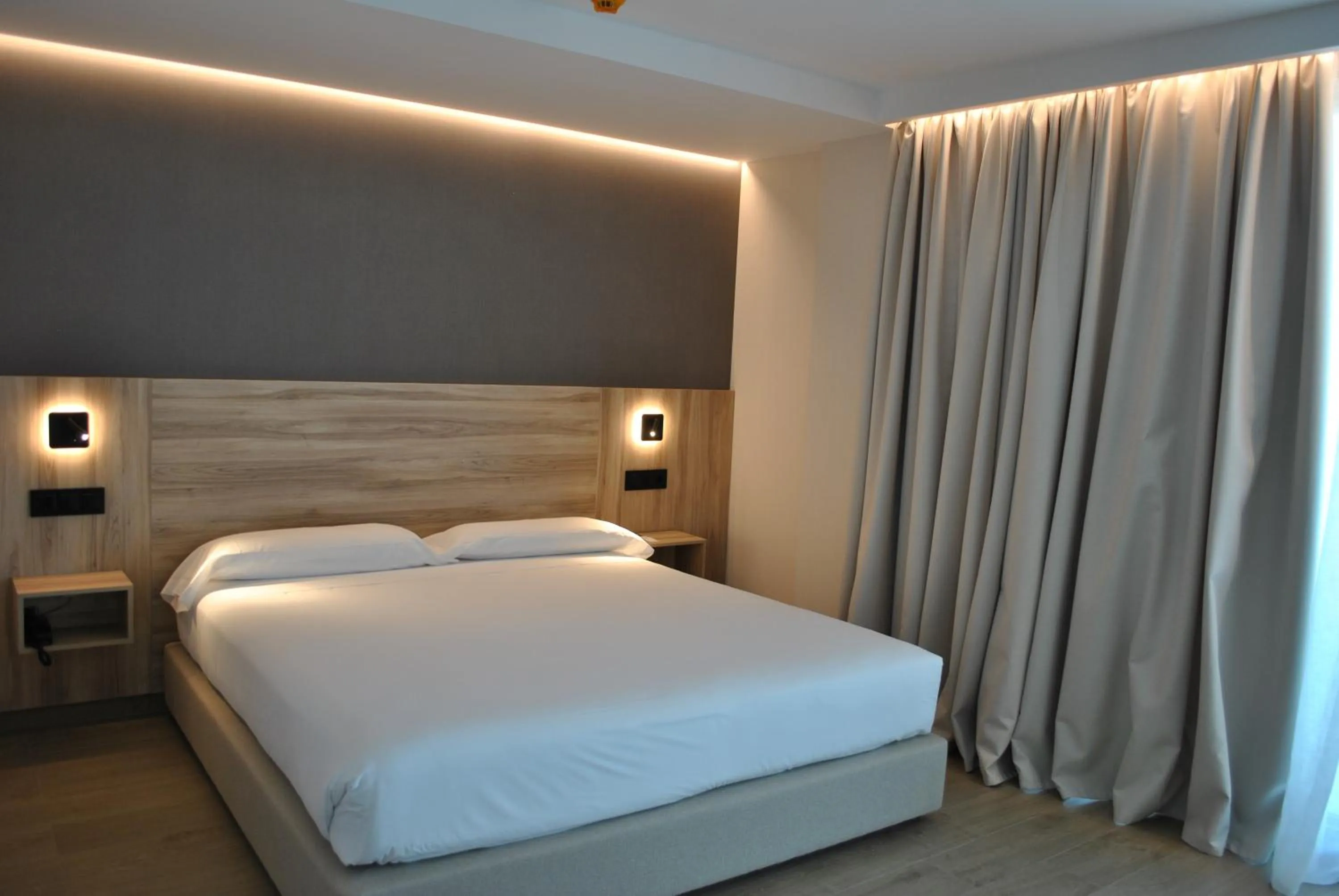 Photo of the whole room, Bed in Hotel Delfin Azul