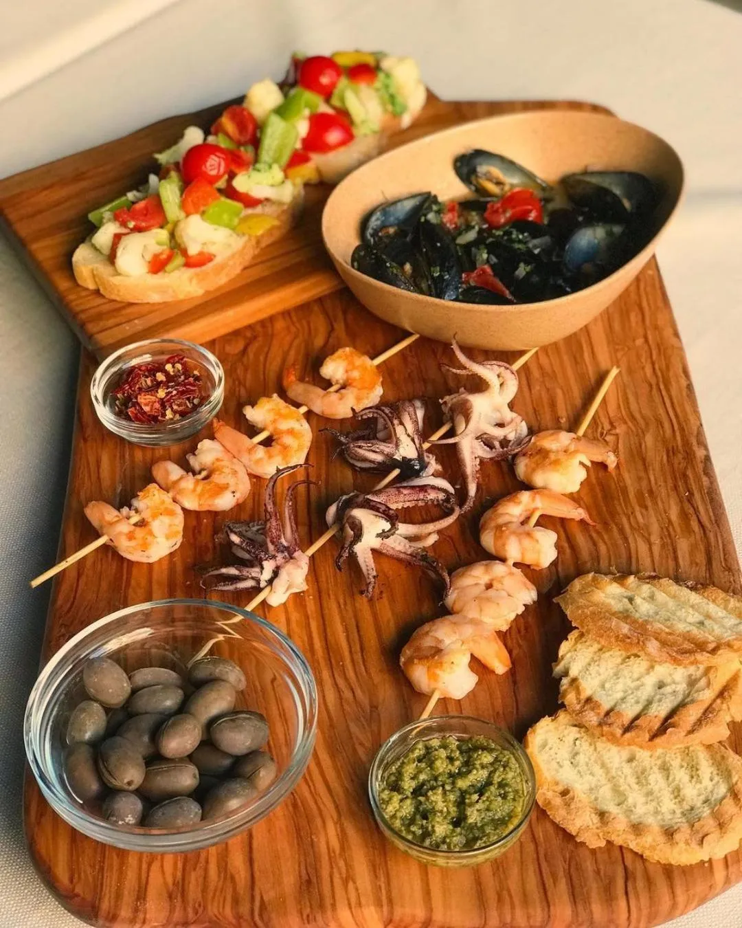 Restaurant/places to eat in Hotel Elysee