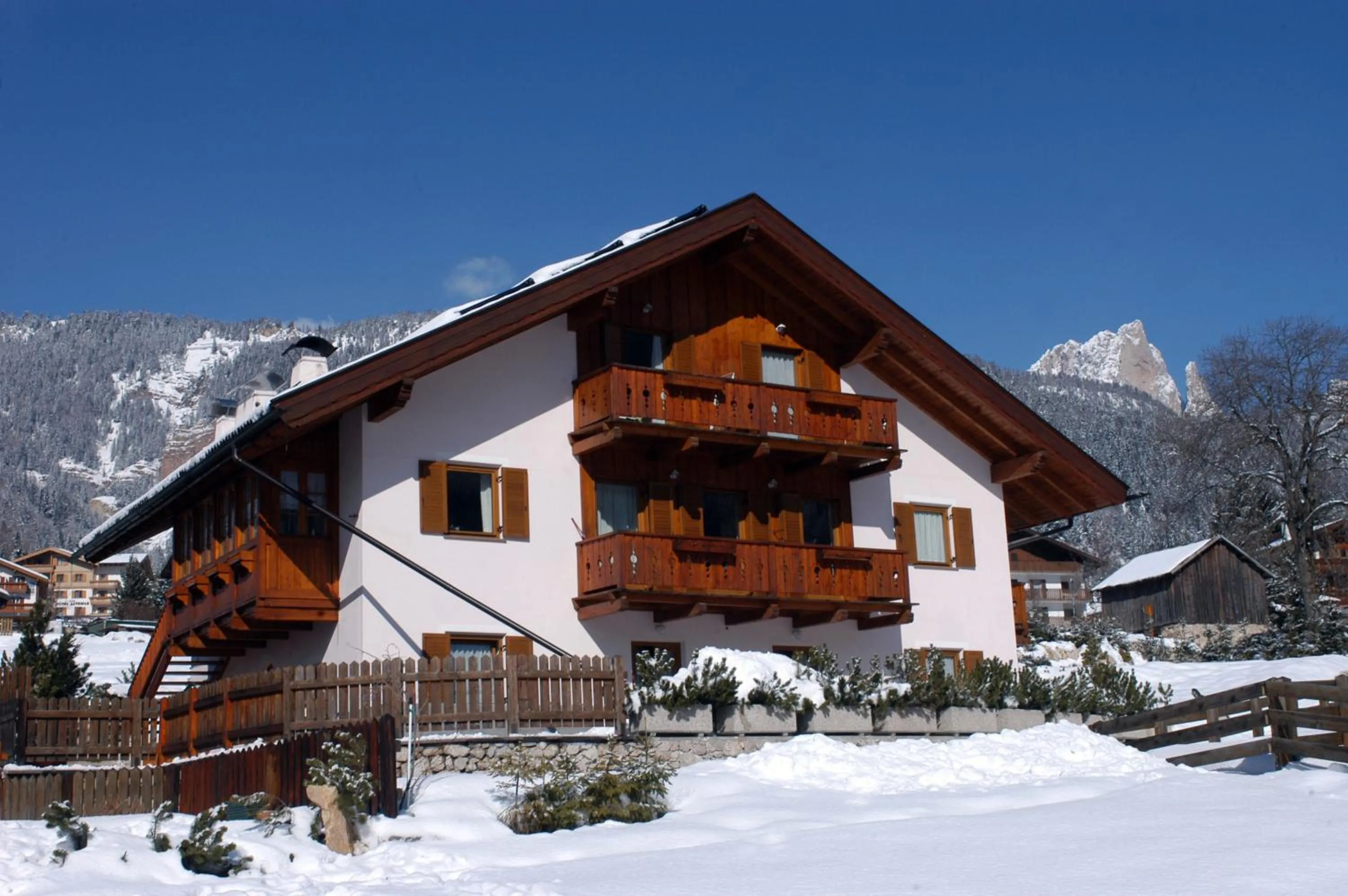 Winter in Appartamenti Majon Ladina