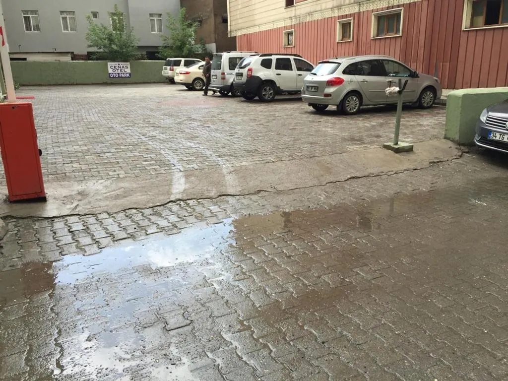 Parking in Cenas Otel - Cengiz ASLAN