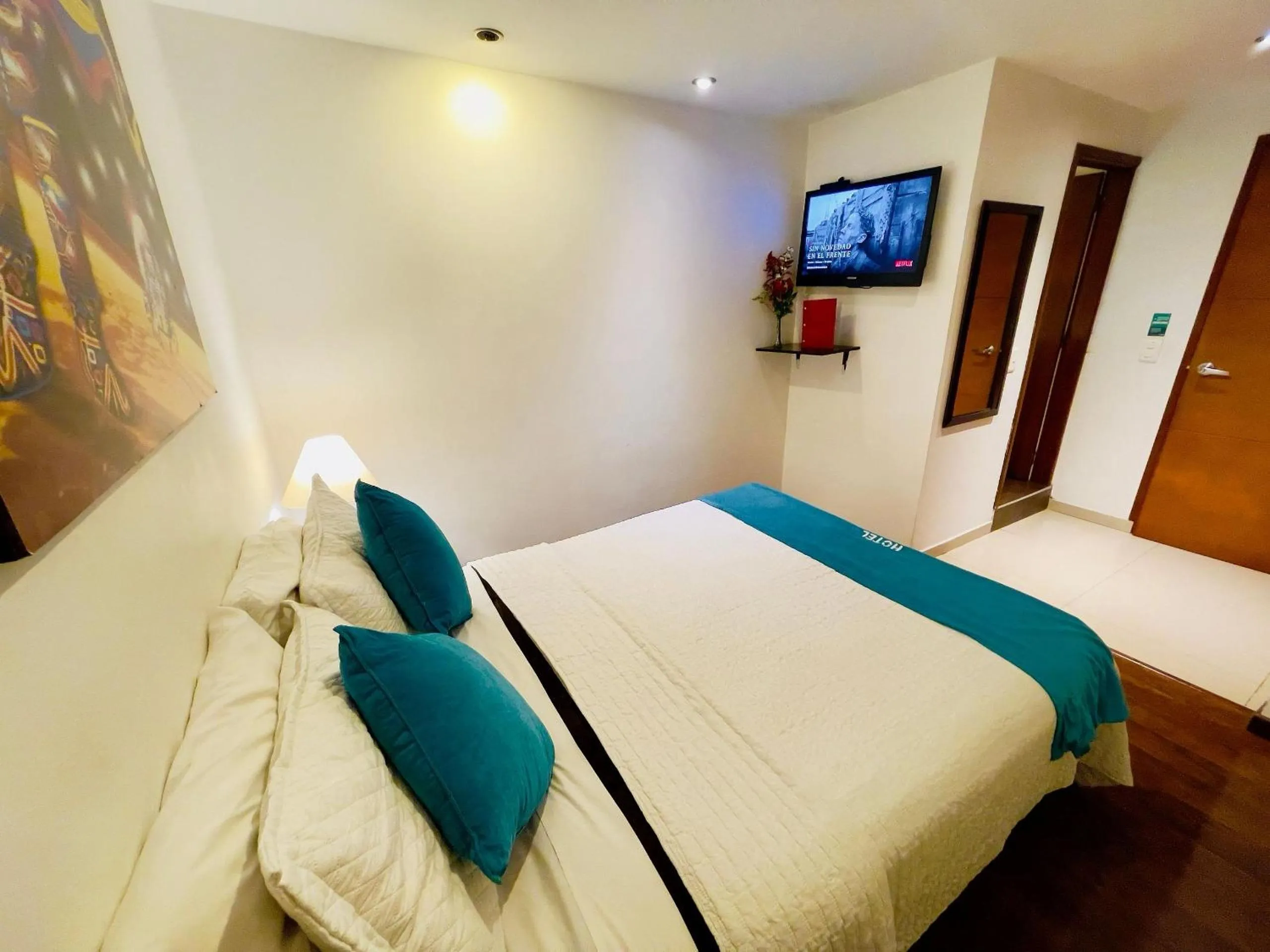 Bedroom, Bed in Hotel Santa Cruz Bogotá