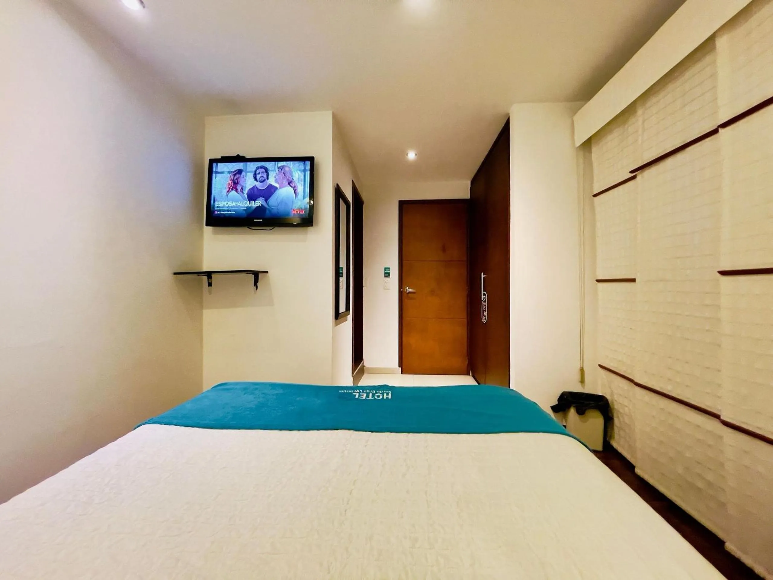 Bedroom, Bed in Hotel Santa Cruz Bogotá