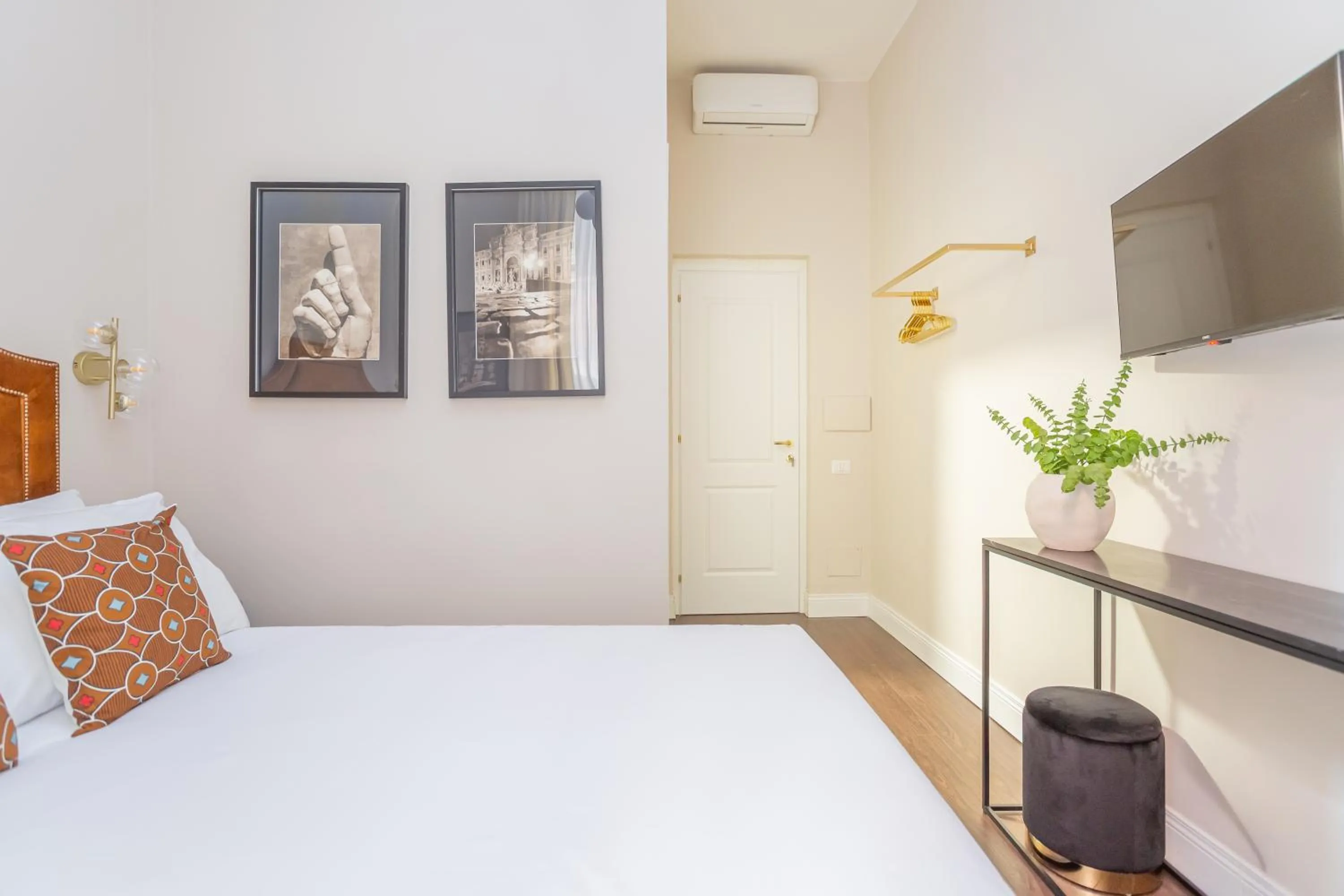 Photo of the whole room, Bed in Daplace - Arena House