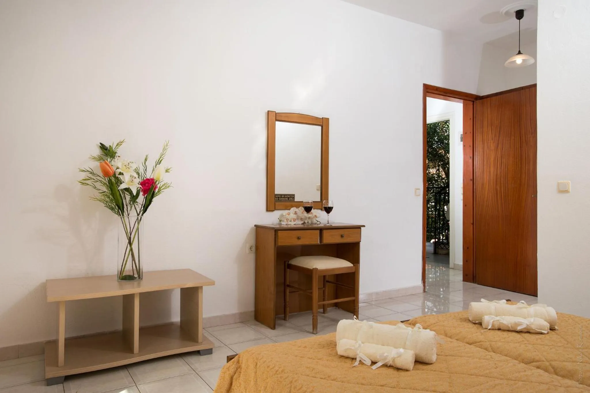 Seating area, Bed in Philippos Hotel