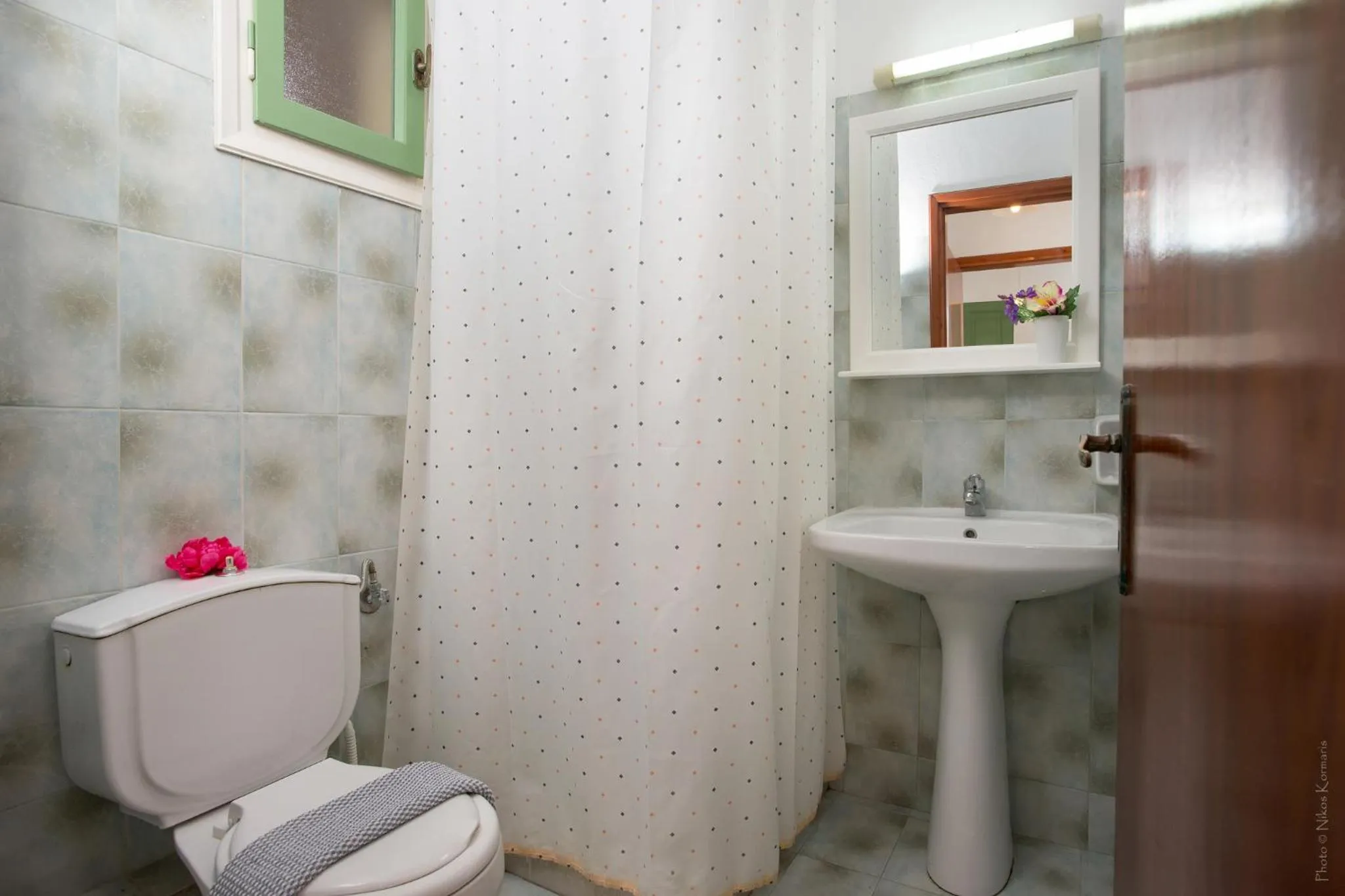 Bathroom in Philippos Hotel