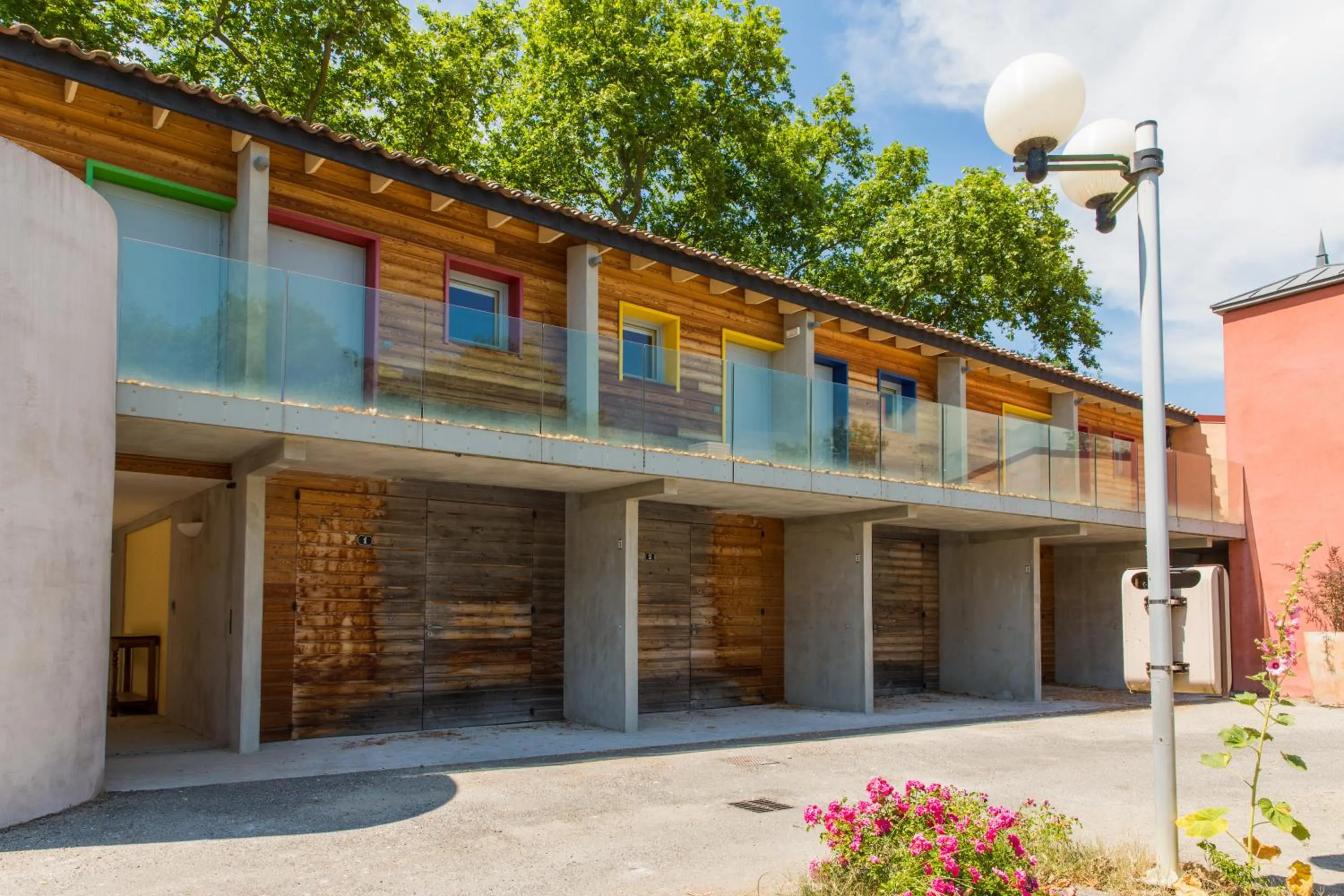 Property building in Hôtel du Canal