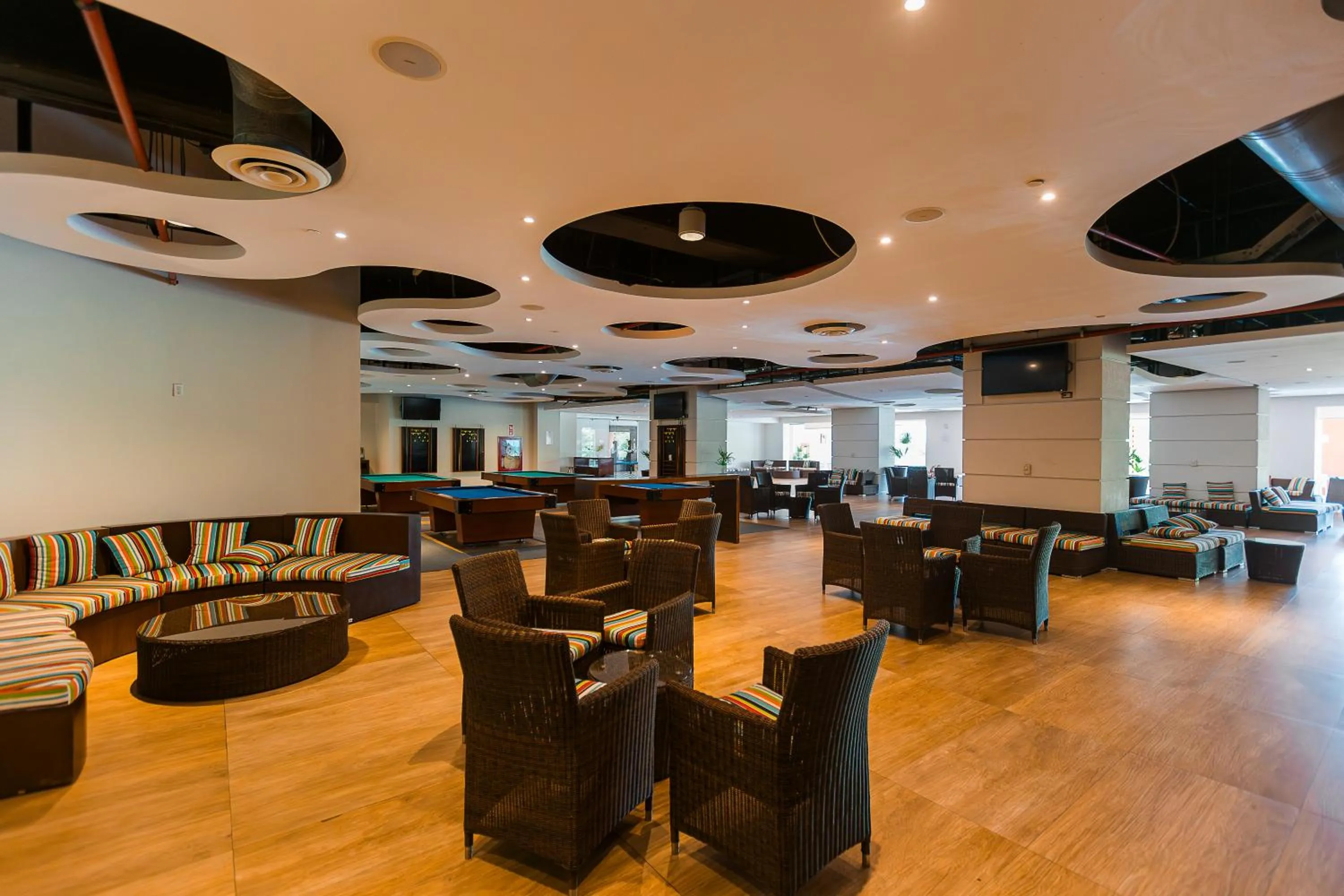 Lounge or bar in Azul Ixtapa Grand All Inclusive Suites - Spa & Convention Center