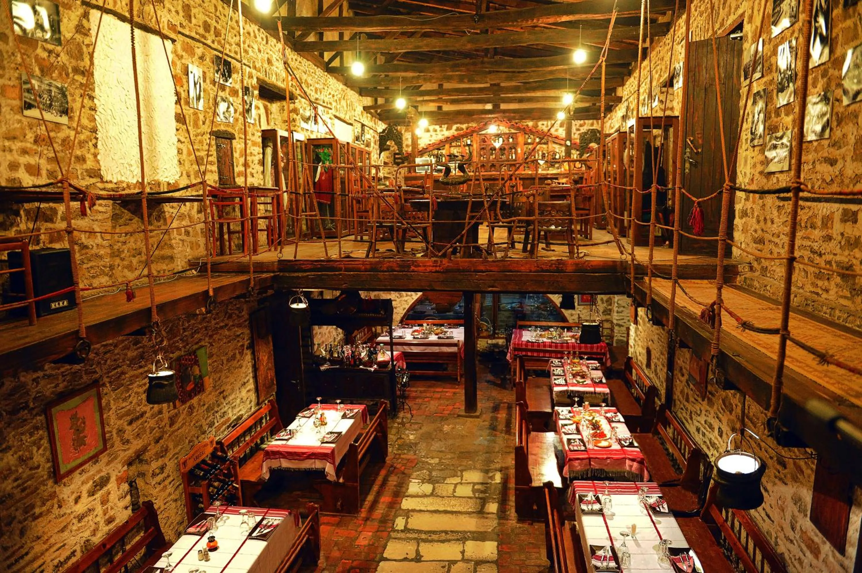 Restaurant/places to eat in Hotel Tradita