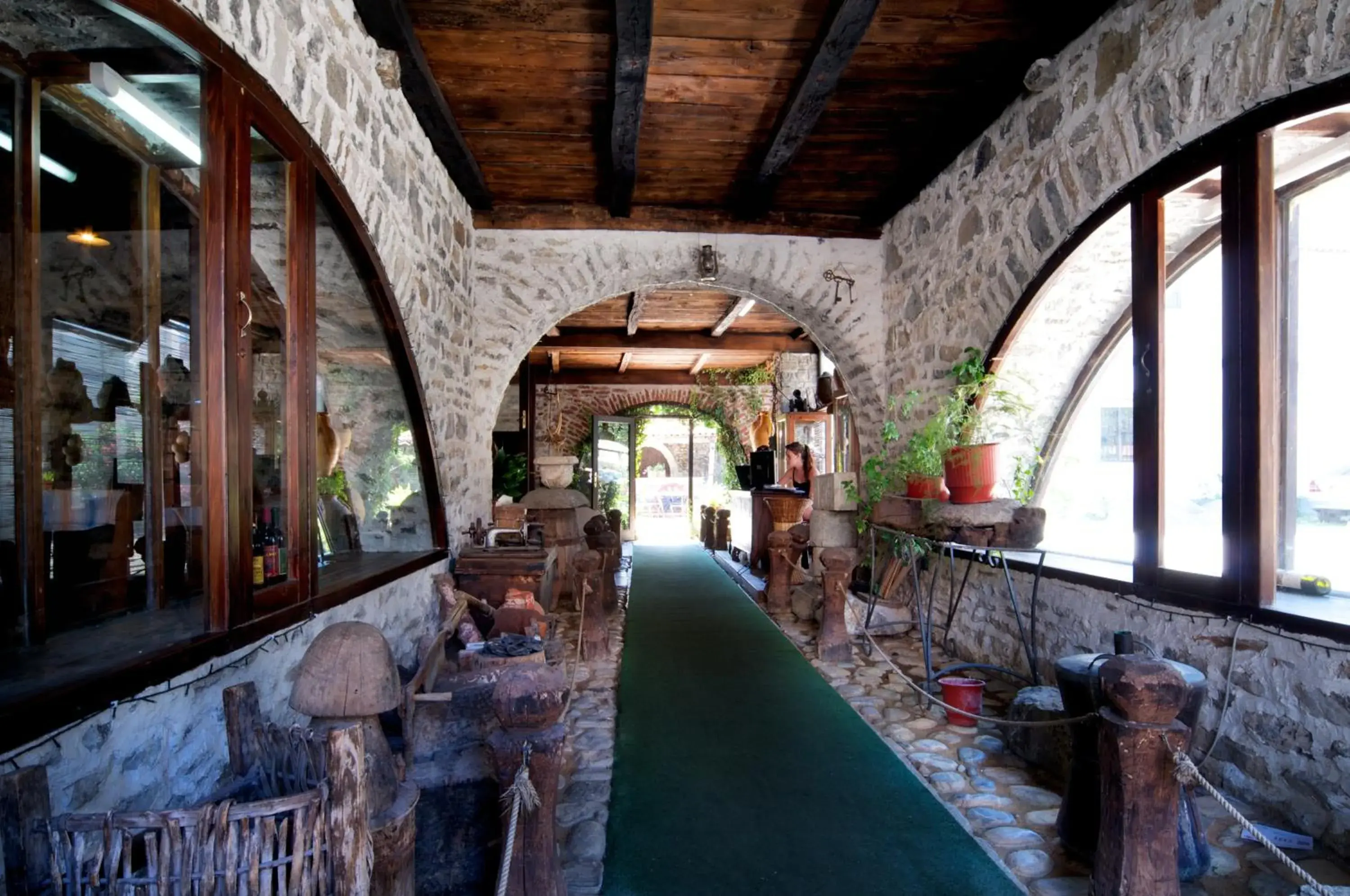 Facade/entrance in Hotel Tradita Facade/entrance in Hotel Tradita