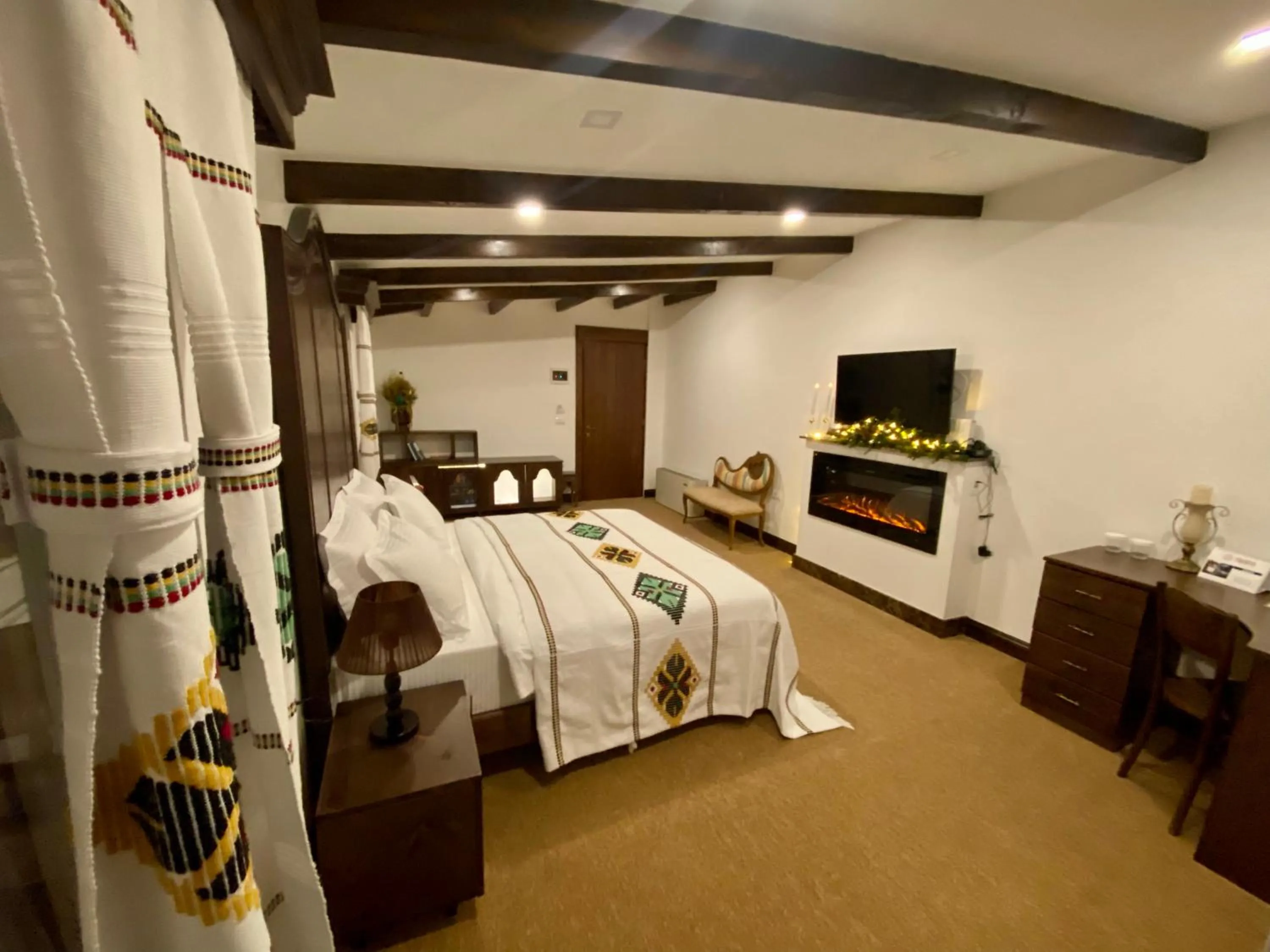 Photo of the whole room, Bed in Hotel Tradita