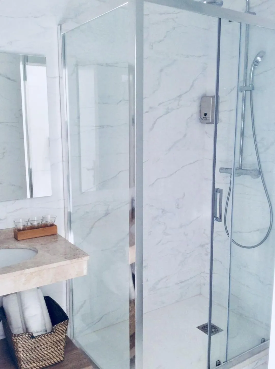 Shower in Hostal Palacio Luna