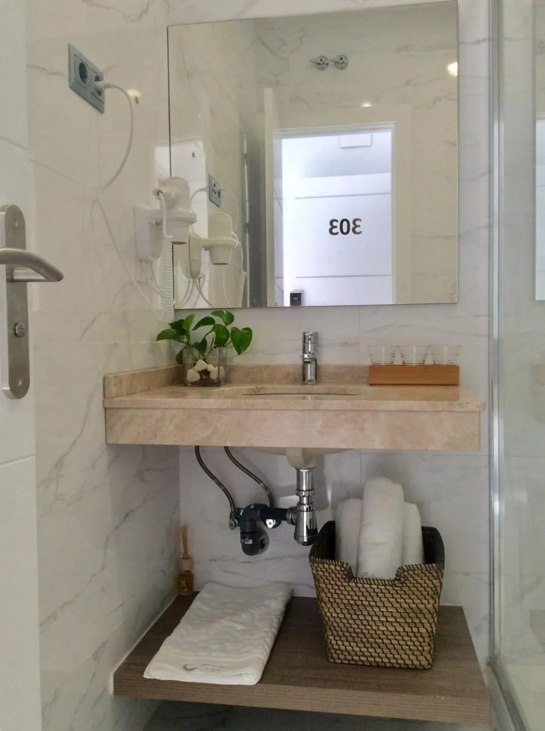 Bathroom in Hostal Palacio Luna