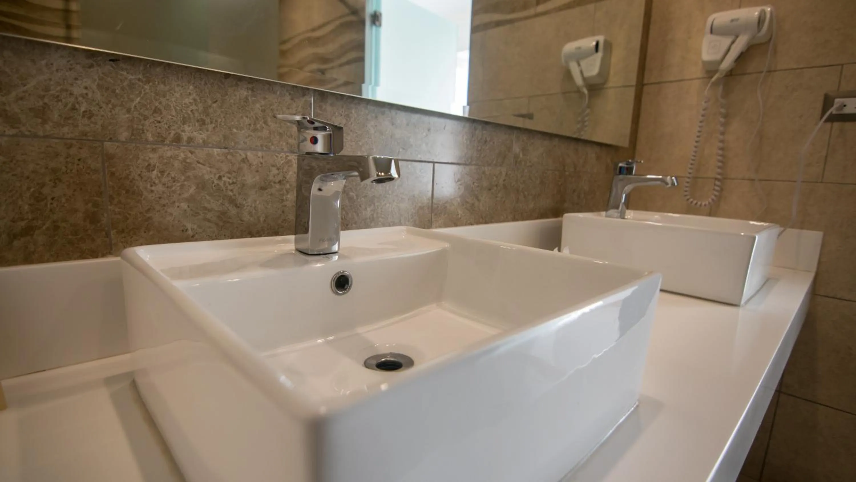 Shower in Hotel La Mariposa