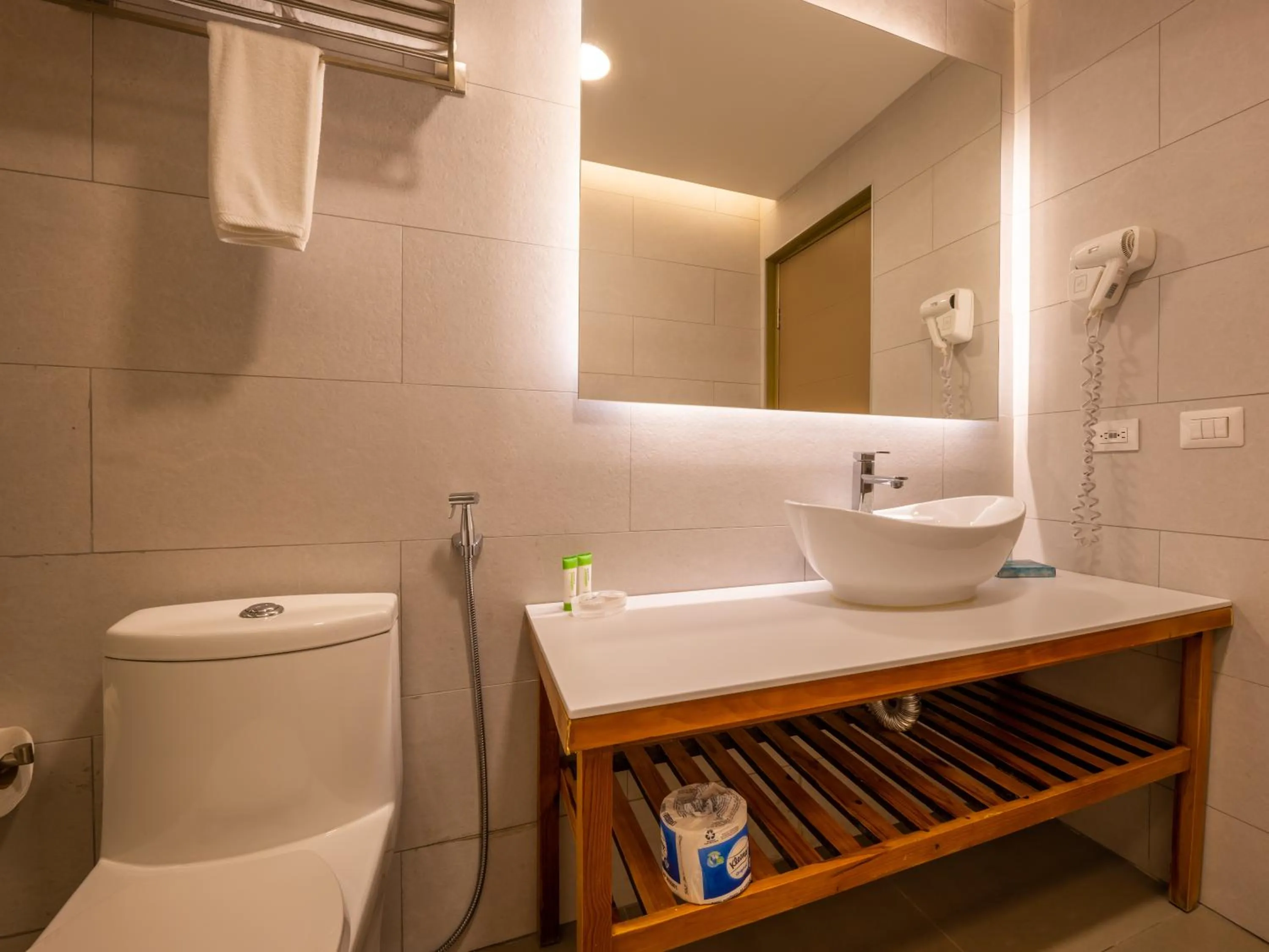 Shower in Hotel La Mariposa