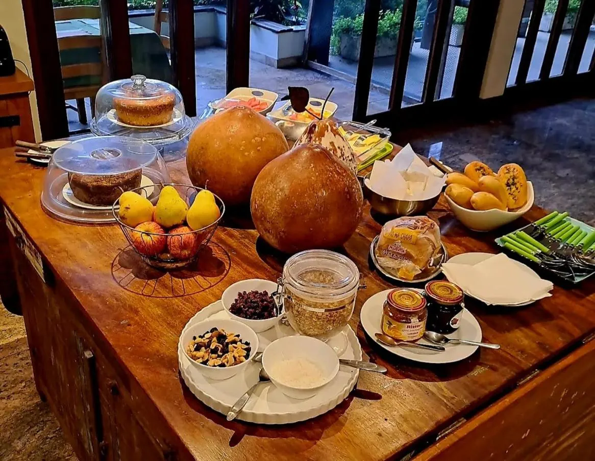 Buffet breakfast in Casa Verde Río