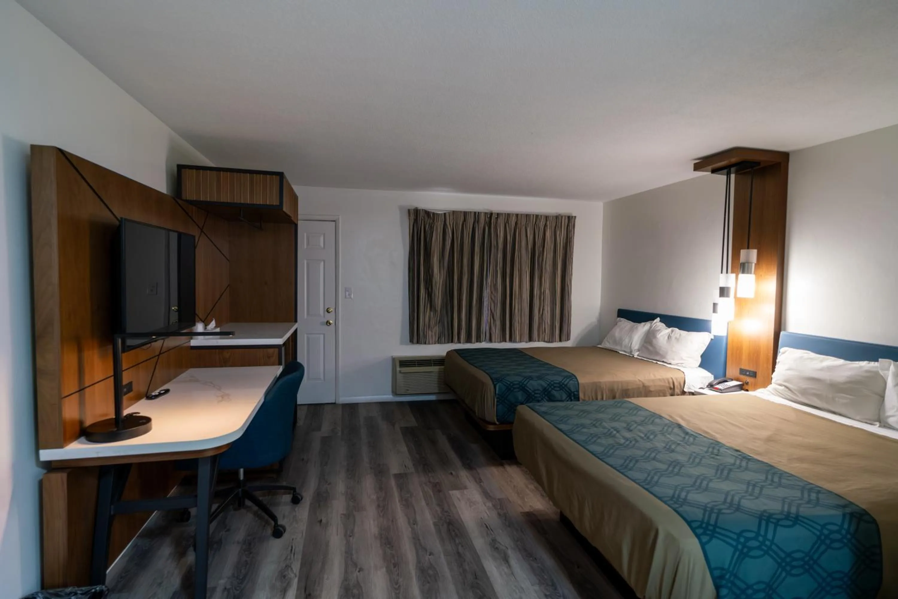 Central Phoenix Hotel