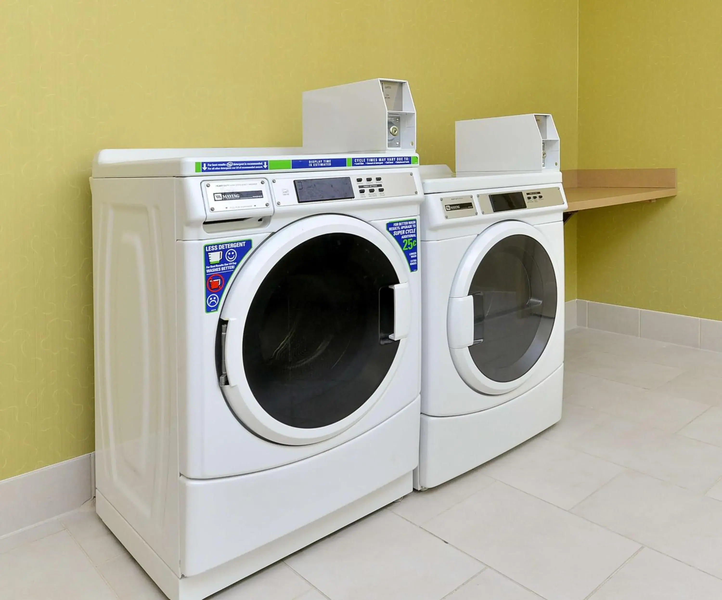 Property building in Hampton Inn Iowa City/University Area Property building in Hampton Inn Iowa City/University Area