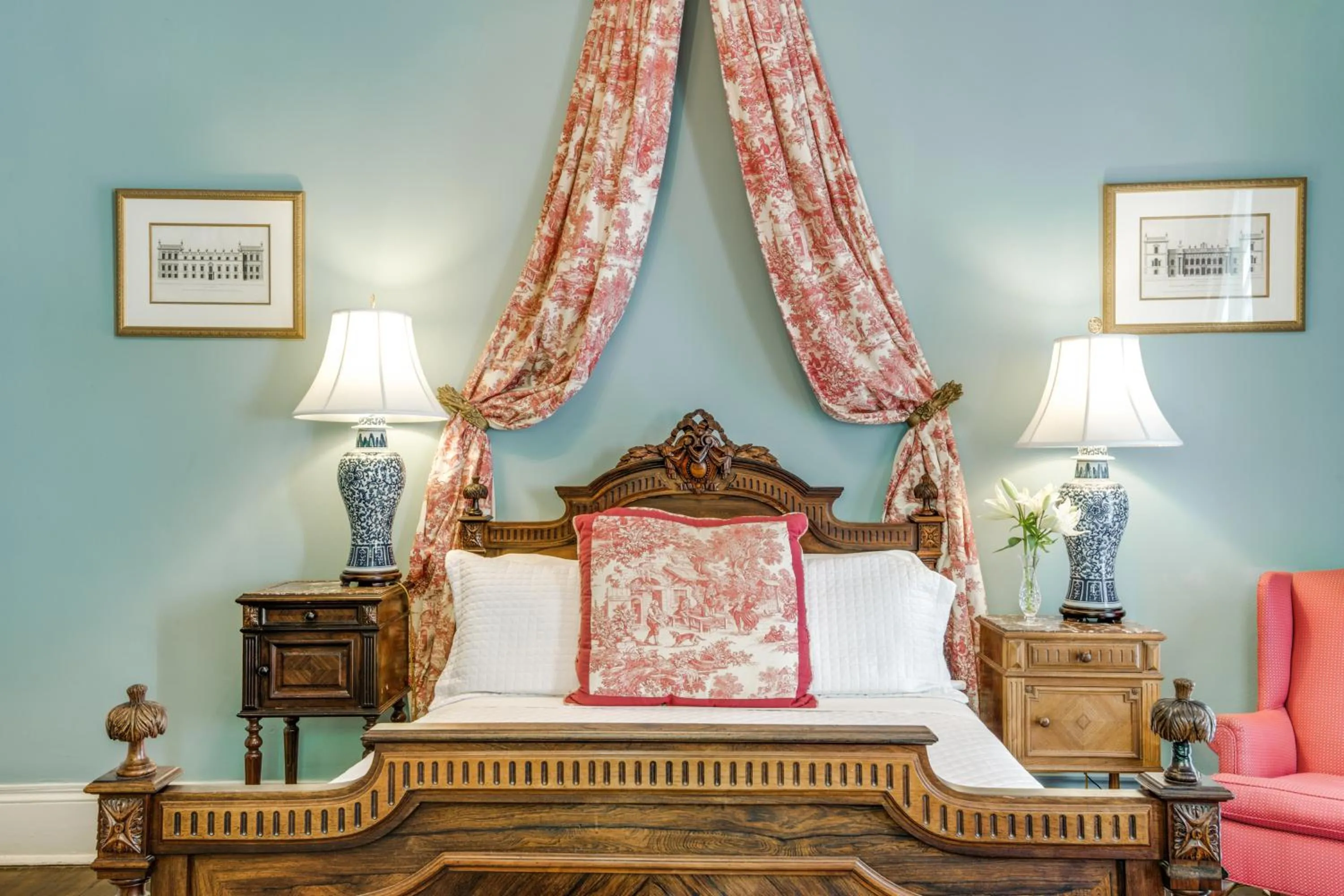 Queen Room - Oge House on the Riverwalk in Noble Inns