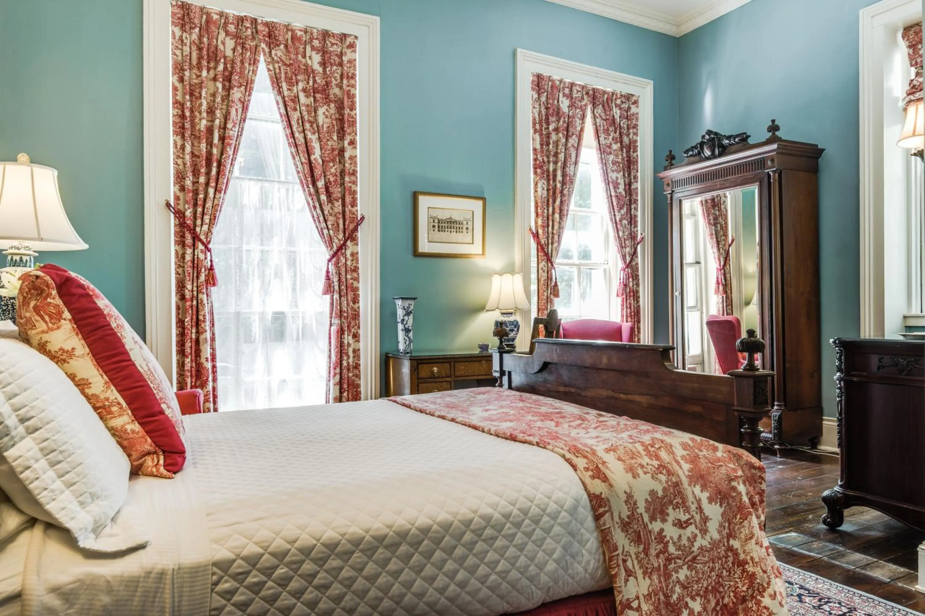 Queen Room - Oge House on the Riverwalk in Noble Inns