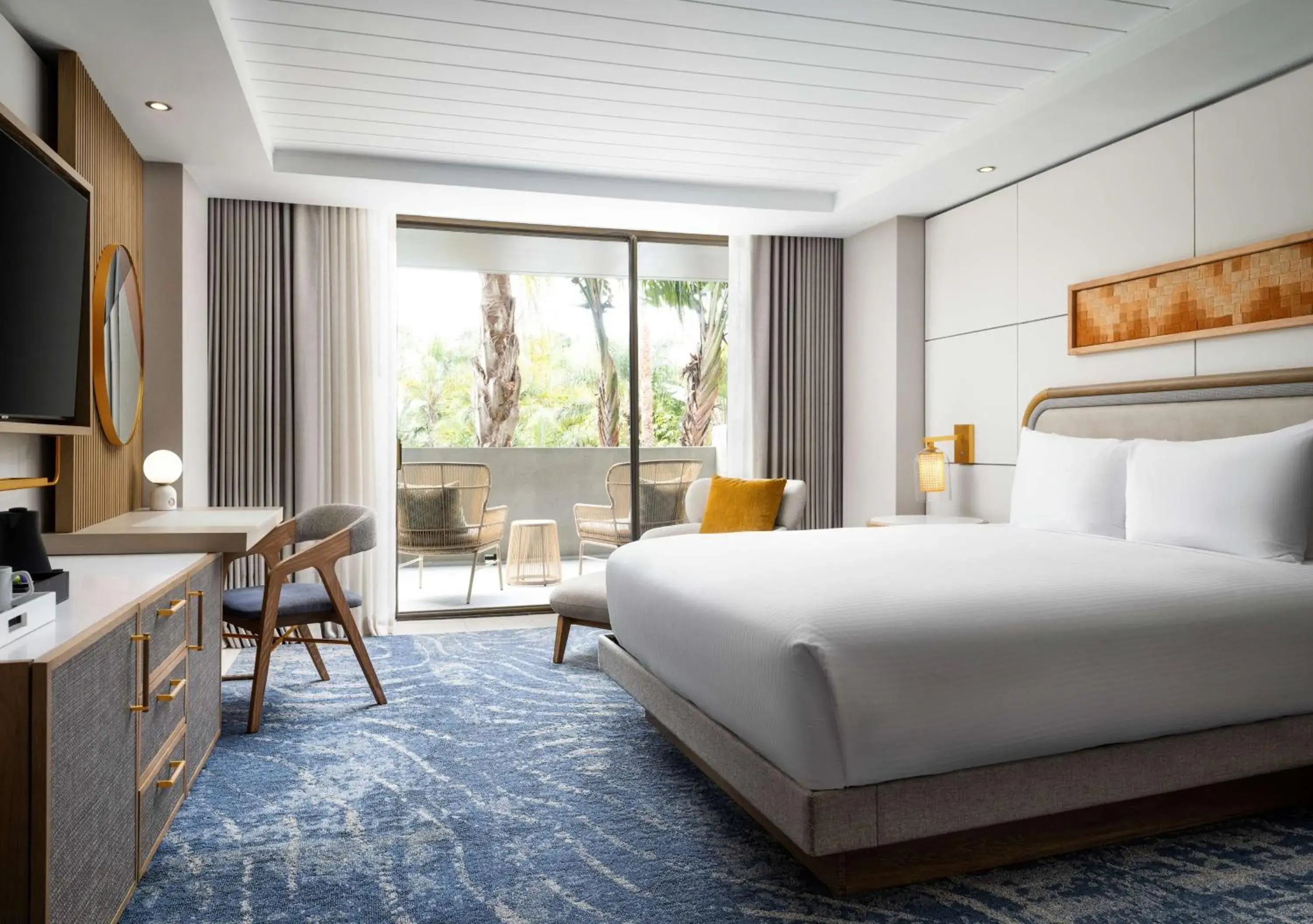 Deluxe King Room in Hotel La Jolla, Curio Collection by Hilton Deluxe King Room in Hotel La Jolla, Curio Collection by Hilton