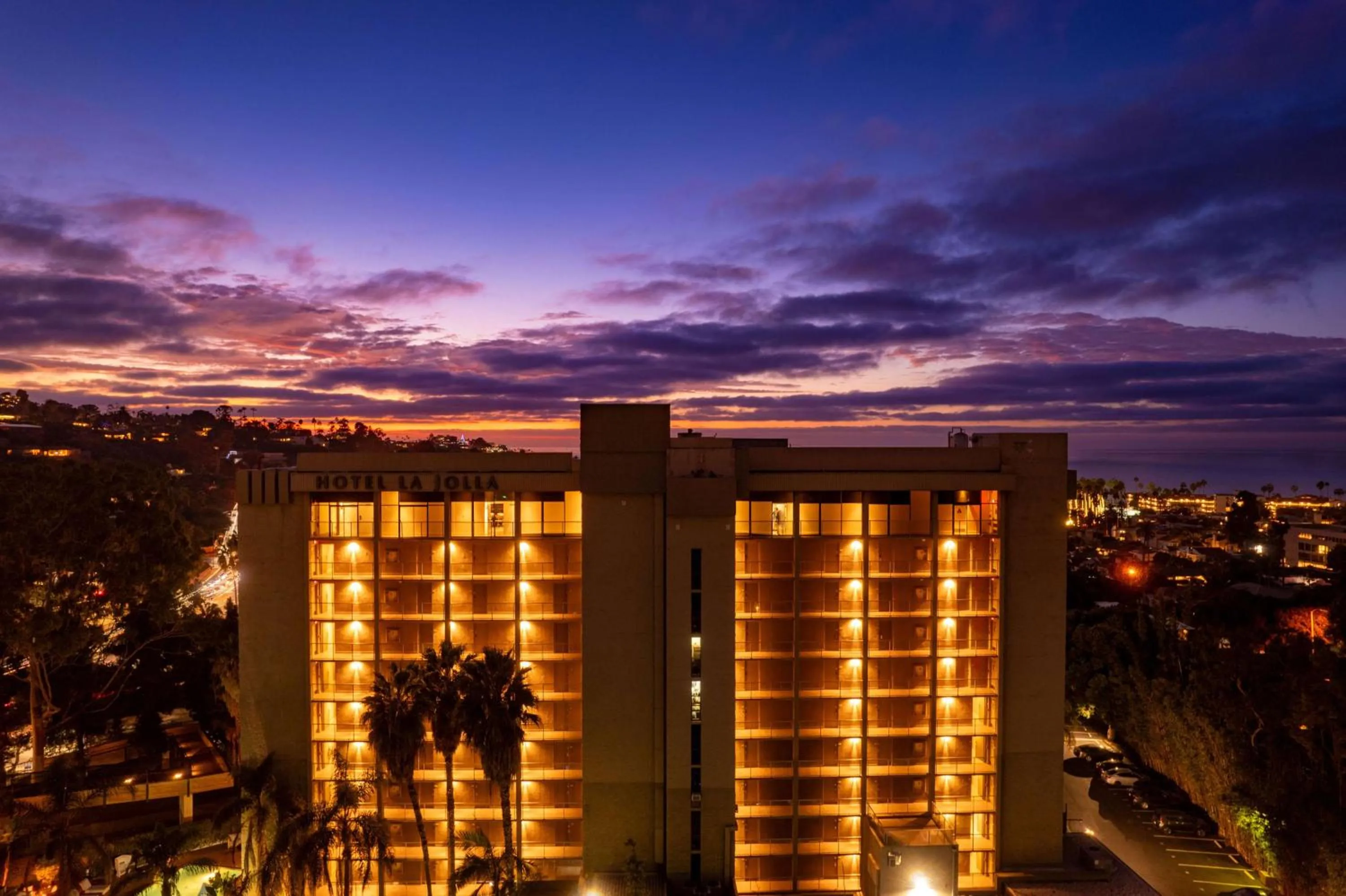 Property building in Hotel La Jolla, Curio Collection by Hilton
