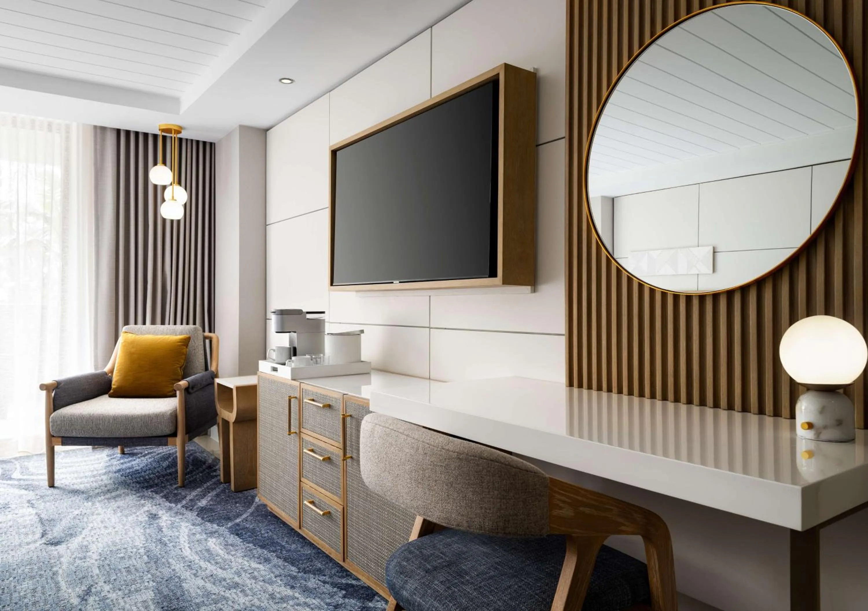 Bedroom in Hotel La Jolla, Curio Collection by Hilton