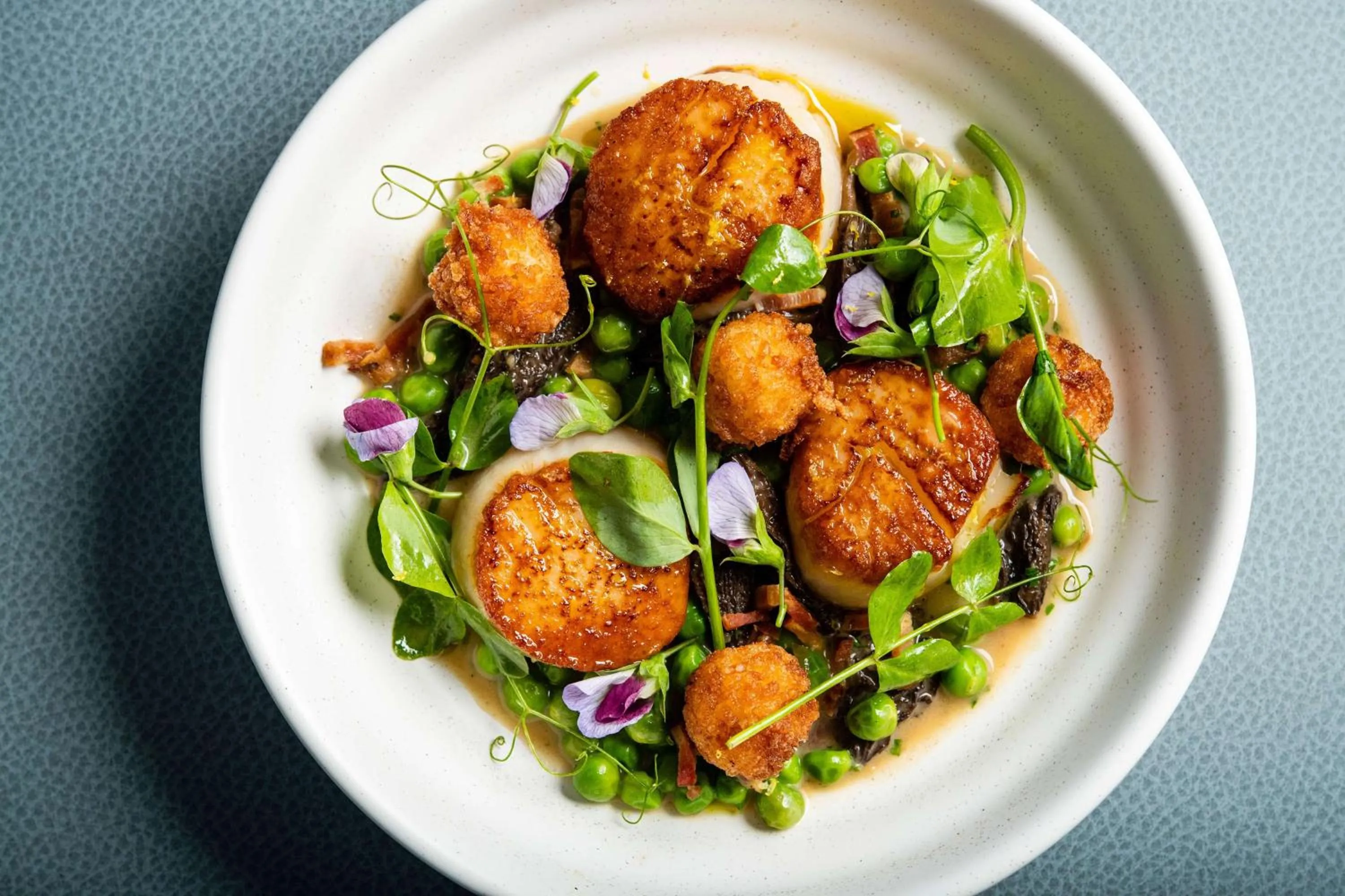 Restaurant/places to eat in Hotel La Jolla, Curio Collection by Hilton