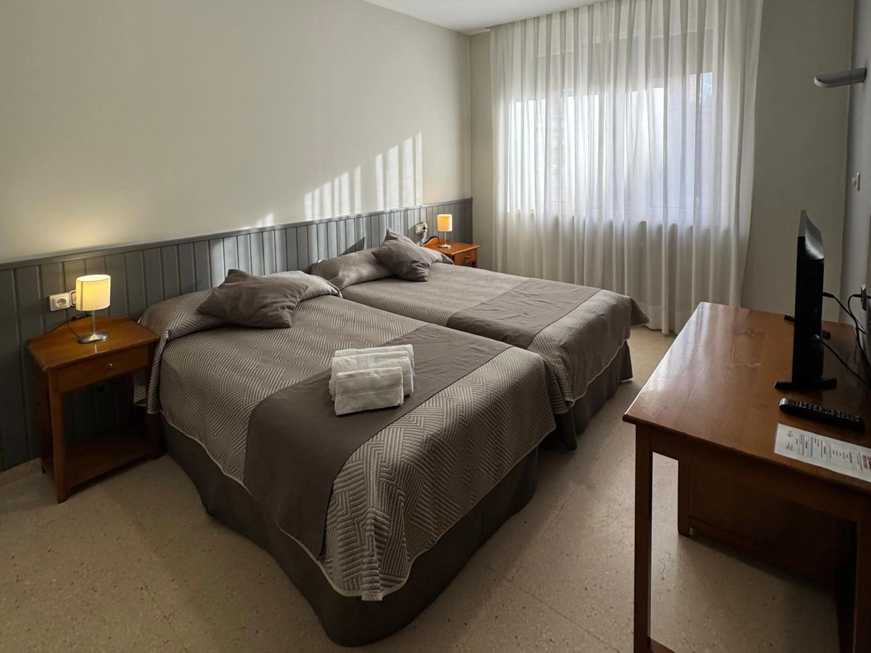 Bed in Hotel Isabel de Segura