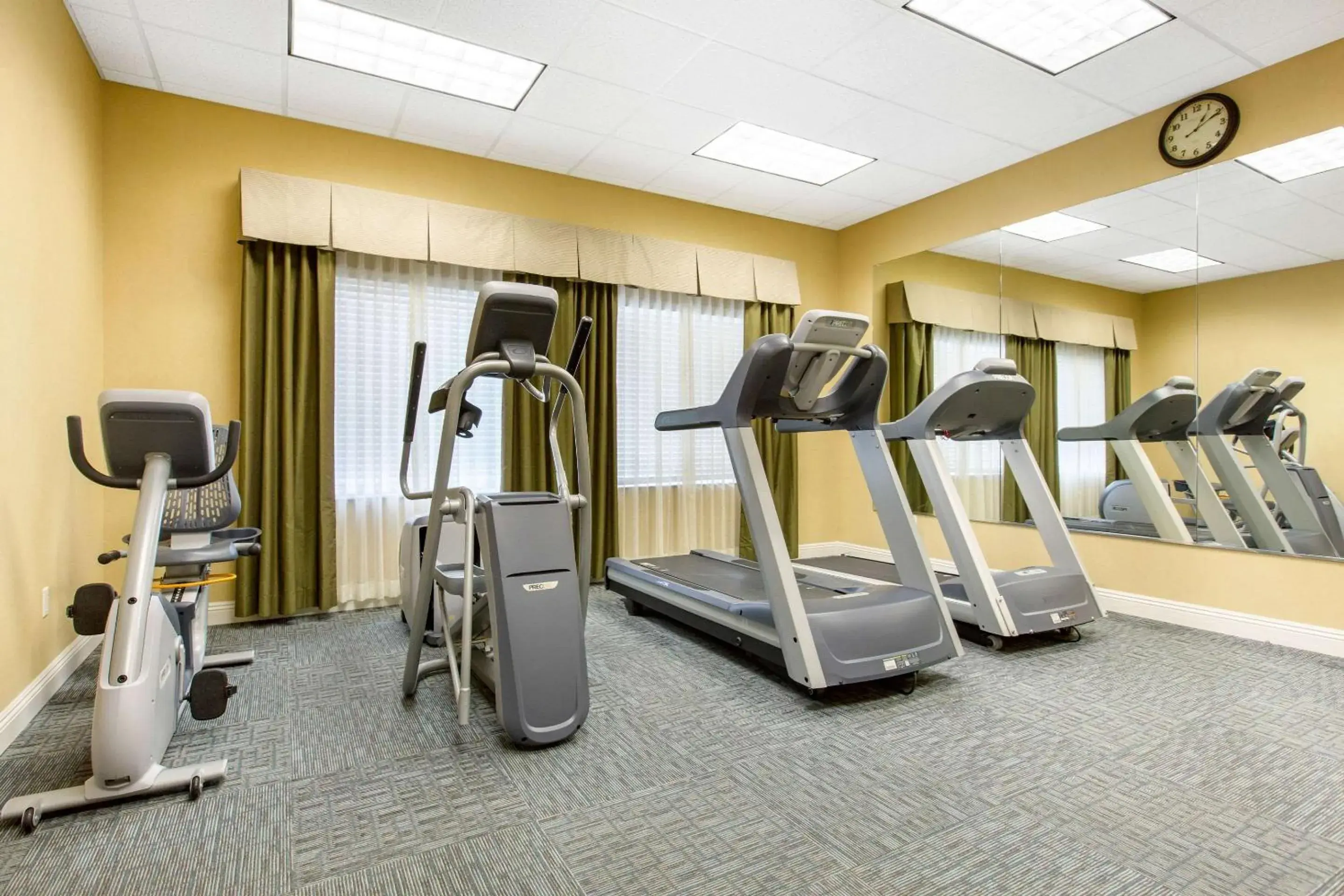 Fitness centre/facilities in The Oaks Hotel & Suites Fitness centre/facilities in The Oaks Hotel & Suites