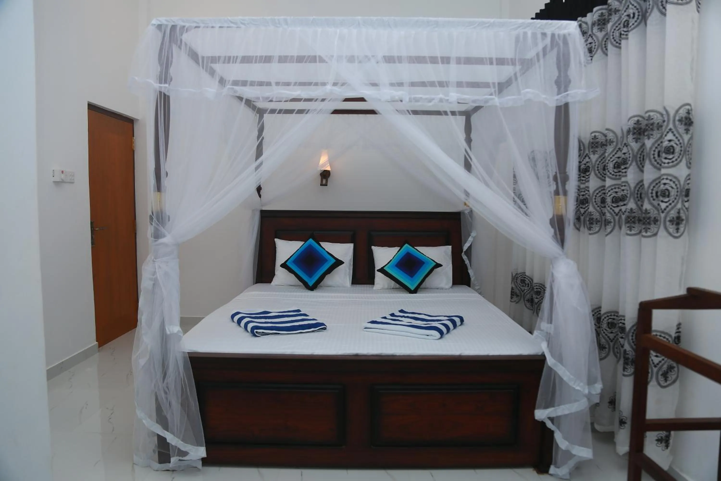 Bedroom, Bed in Mama's Palace Hiriketiya