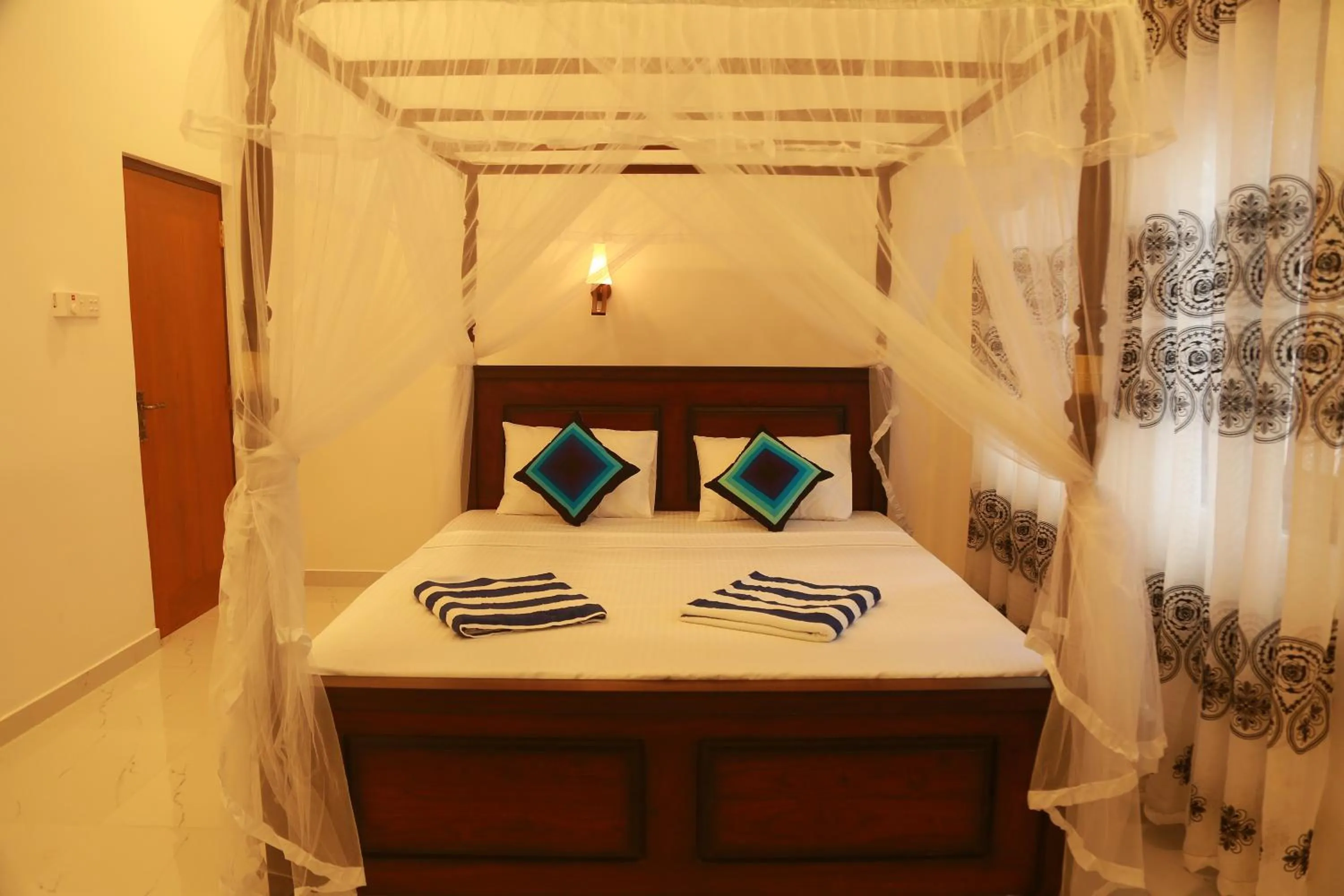 bunk bed, Bed in Mama's Palace Hiriketiya