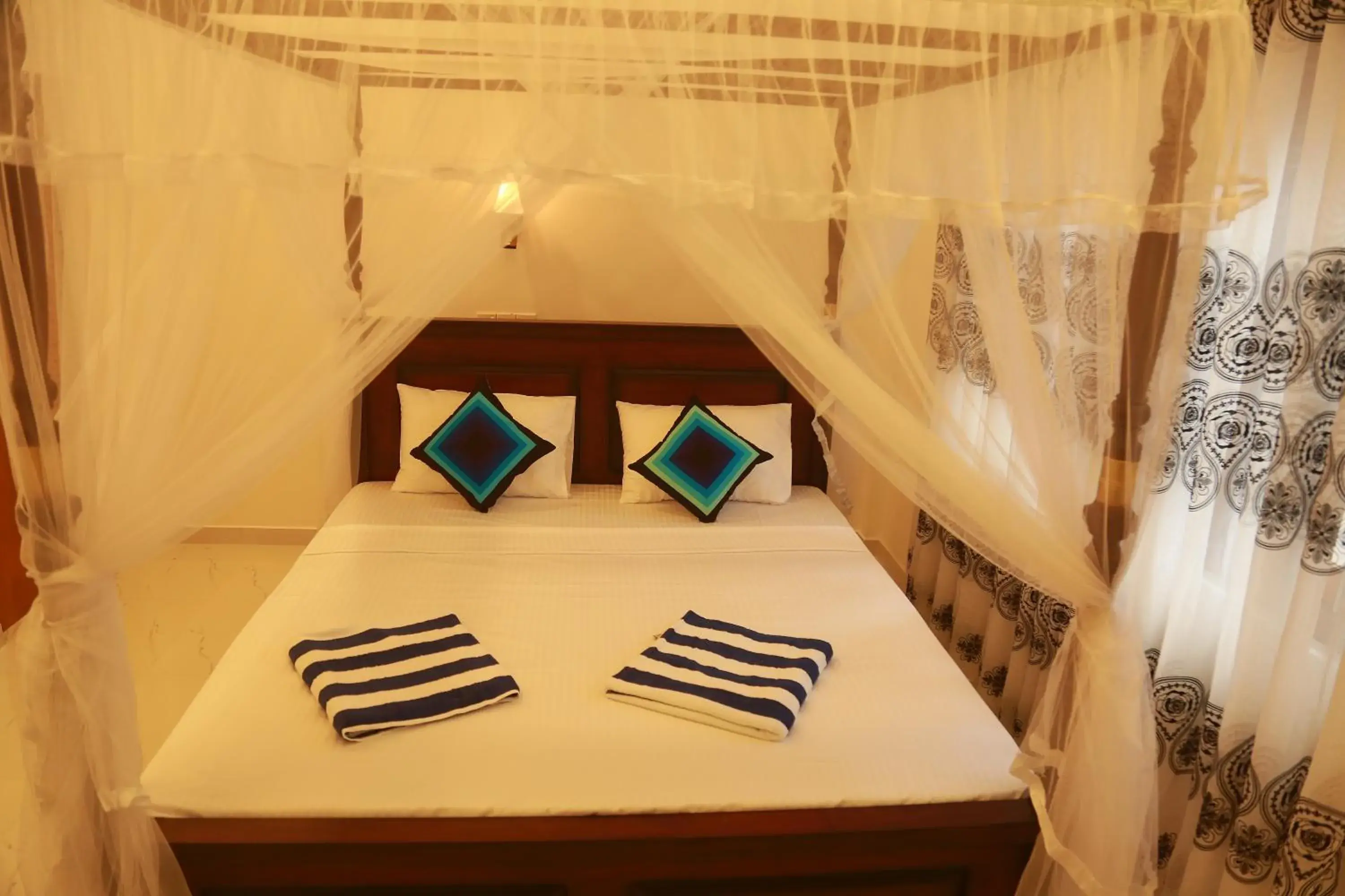 Budget Double Room in Mama's Palace Hiriketiya Budget Double Room in Mama's Palace Hiriketiya