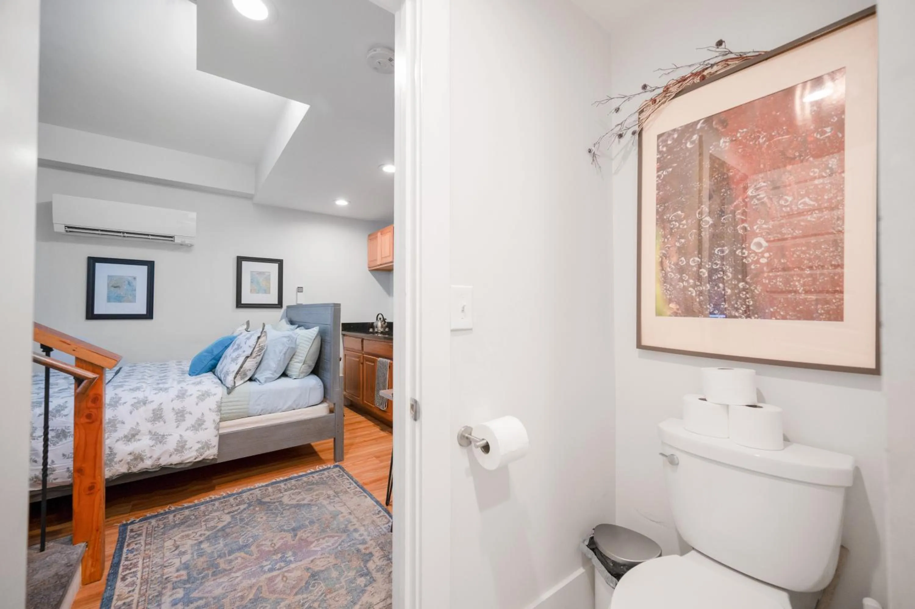 Bed in Amazing Location studio parking