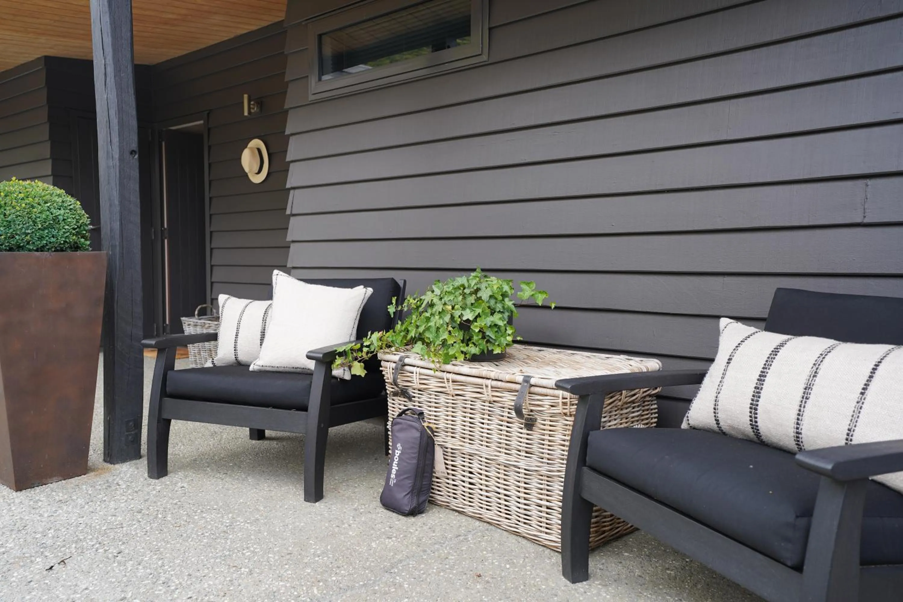 Seating area in Mt Rosa Lodge Boutique Vineyard Accommodation