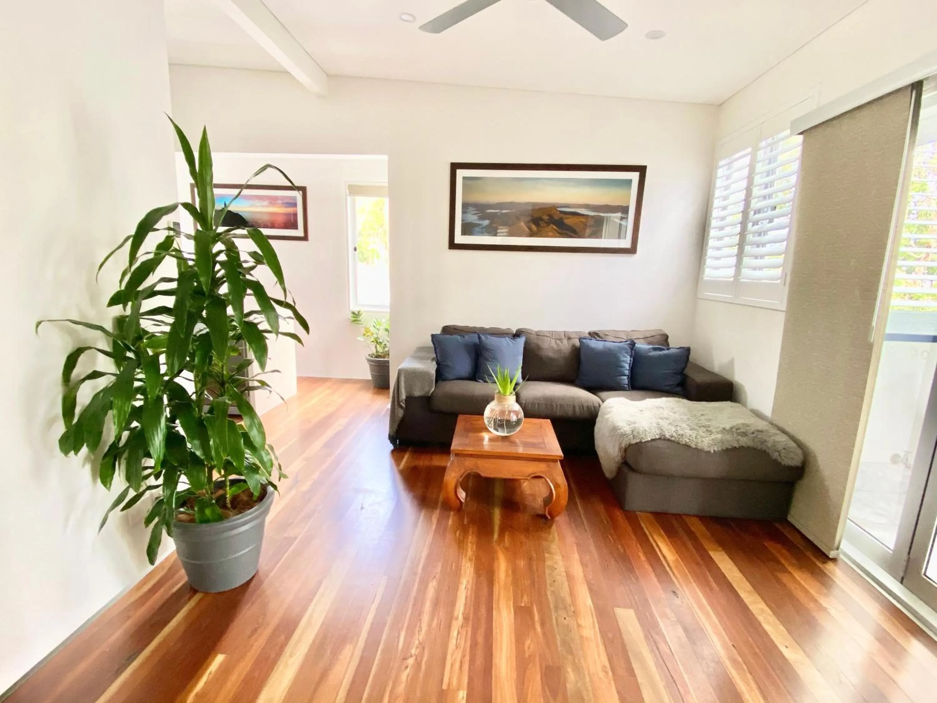 TV and multimedia in Bayhaven Lodge