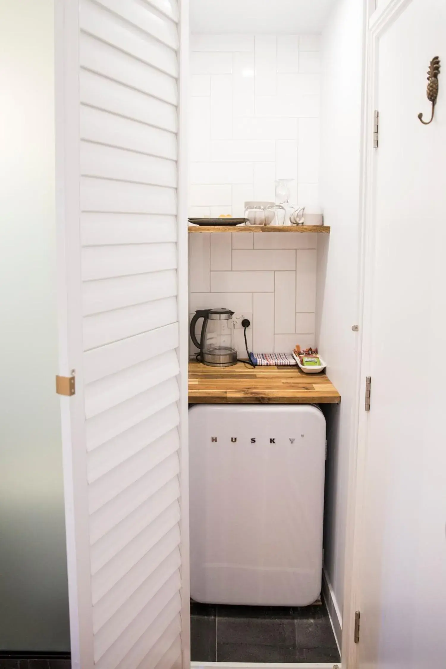 minibar in Bayhaven Lodge minibar in Bayhaven Lodge