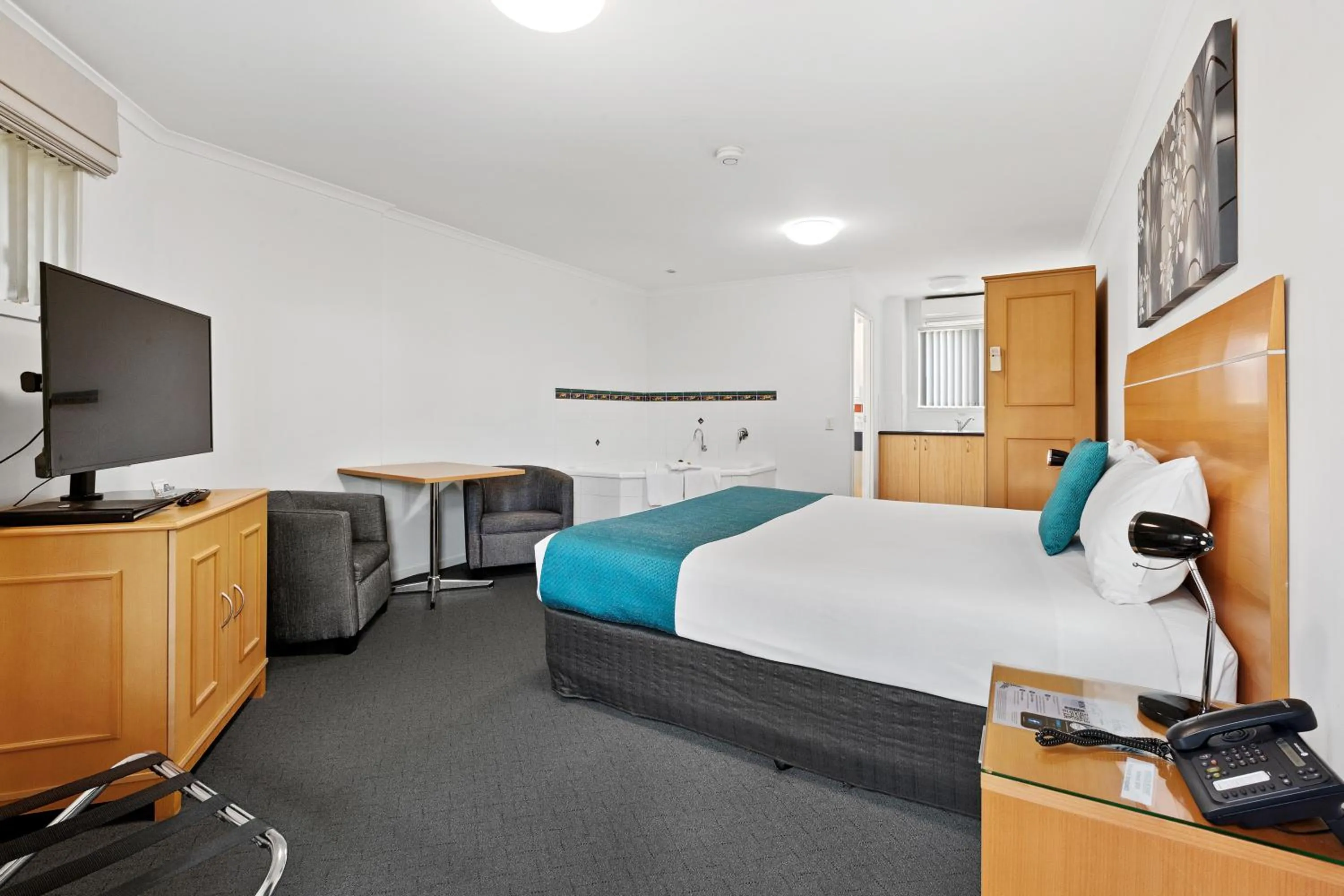 Bedroom, Bed in Browns Plains Motor Inn