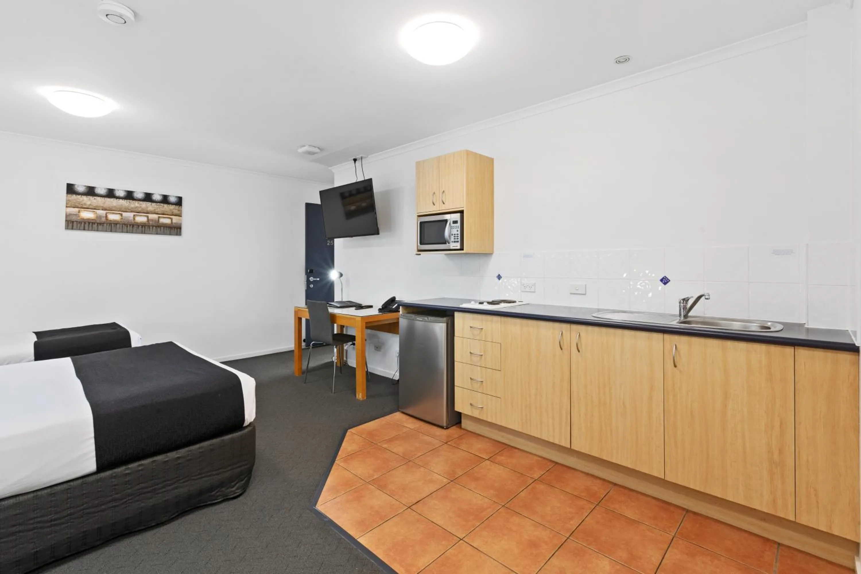 Kitchen or kitchenette in Browns Plains Motor Inn