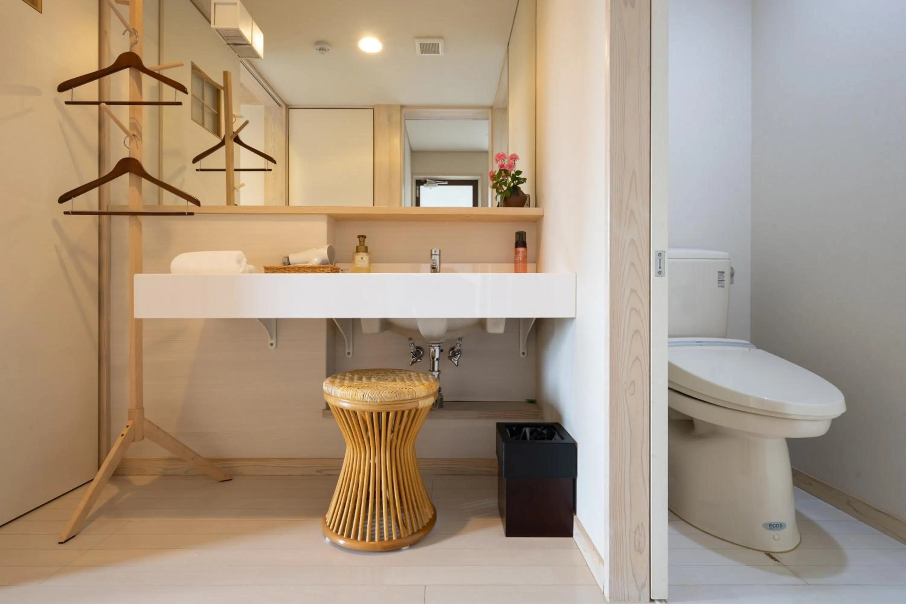 Toilet in Kusayane no yado Ryunohige