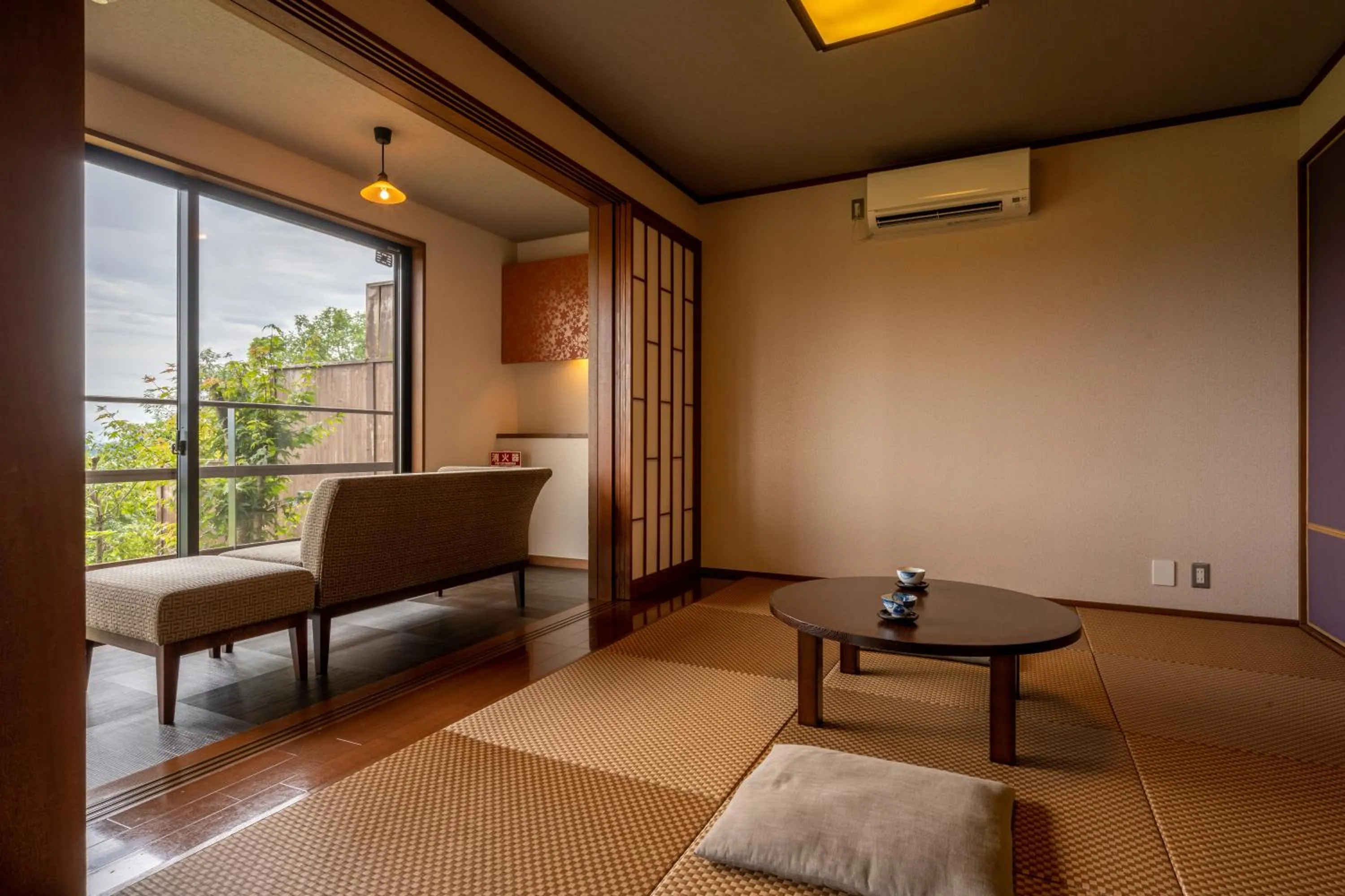 Living room in Kusayane no yado Ryunohige