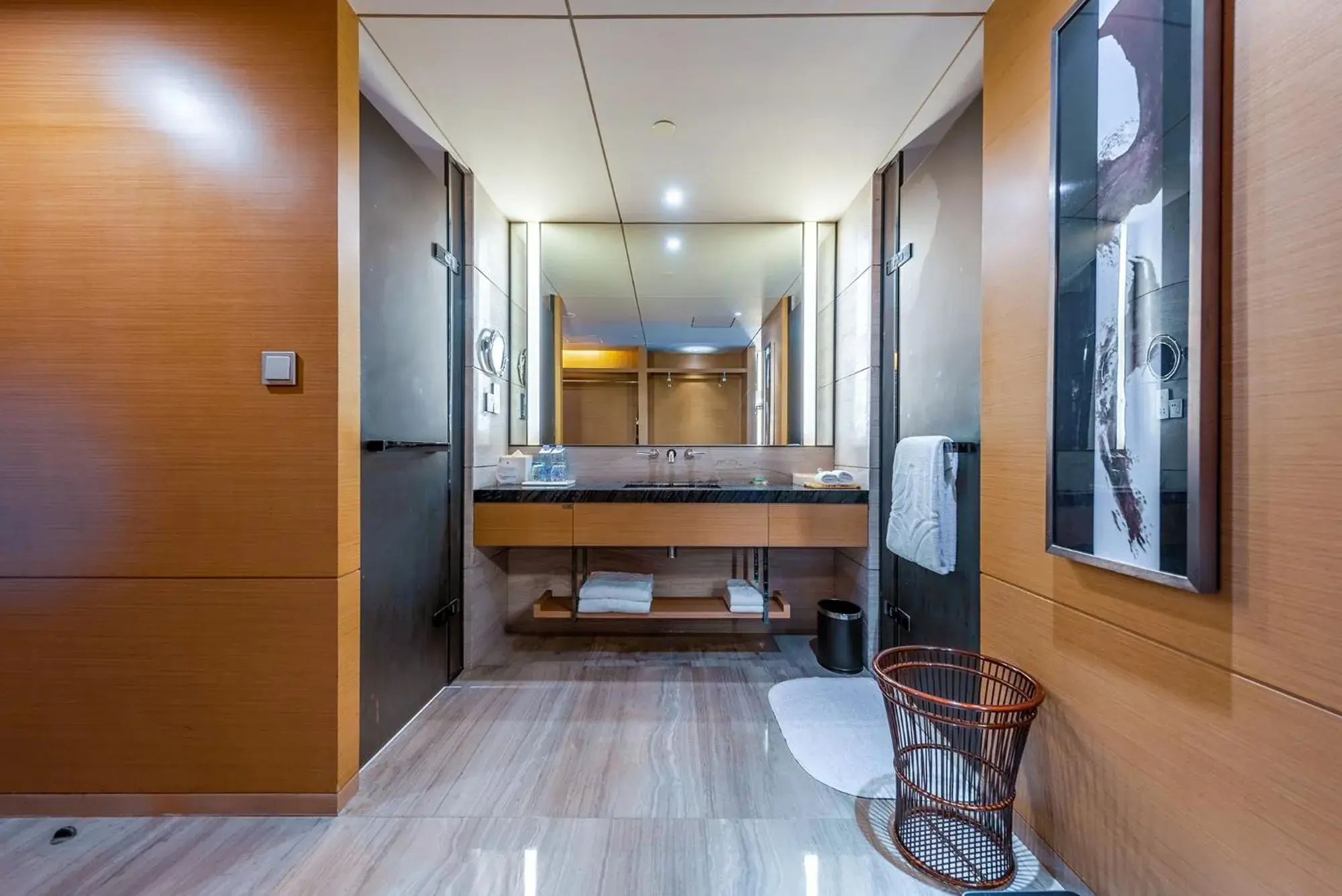 Bedroom, Bed in Shenzhen Dameisha Kingkey Palace Hotel Bedroom, Bed in Shenzhen Dameisha Kingkey Palace Hotel