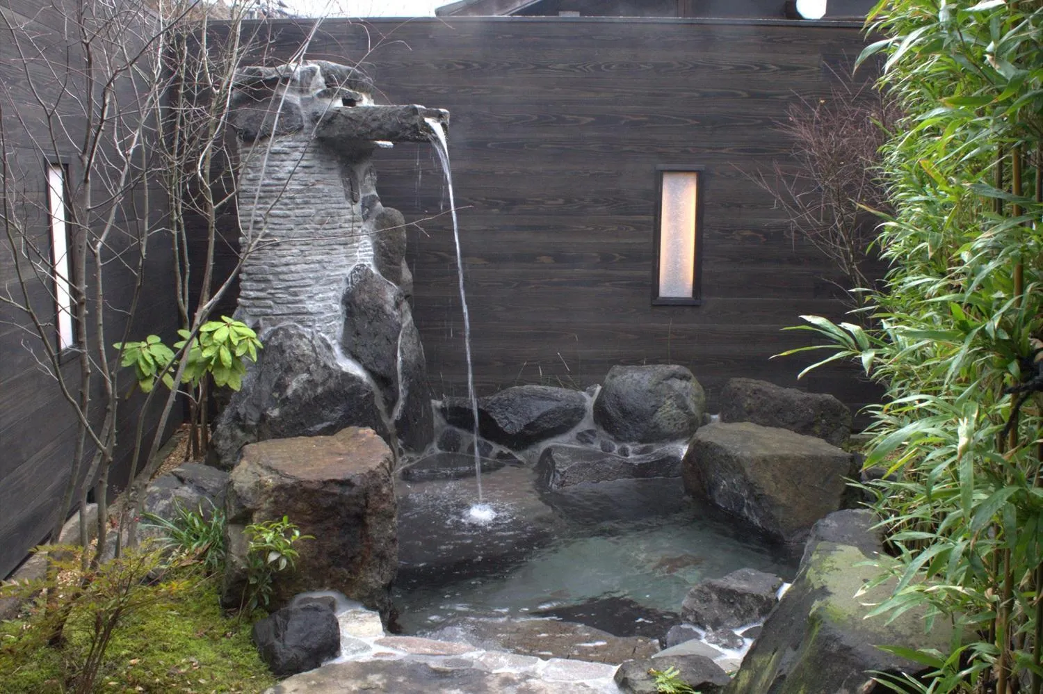 Hot Spring Bath in Nihon-no-Ashitaba