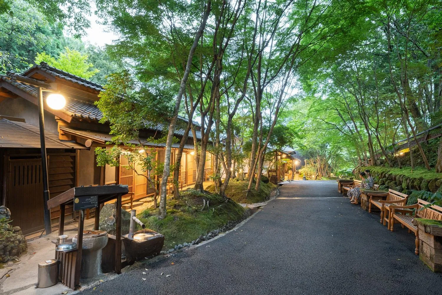 Property building in Nihon-no-Ashitaba