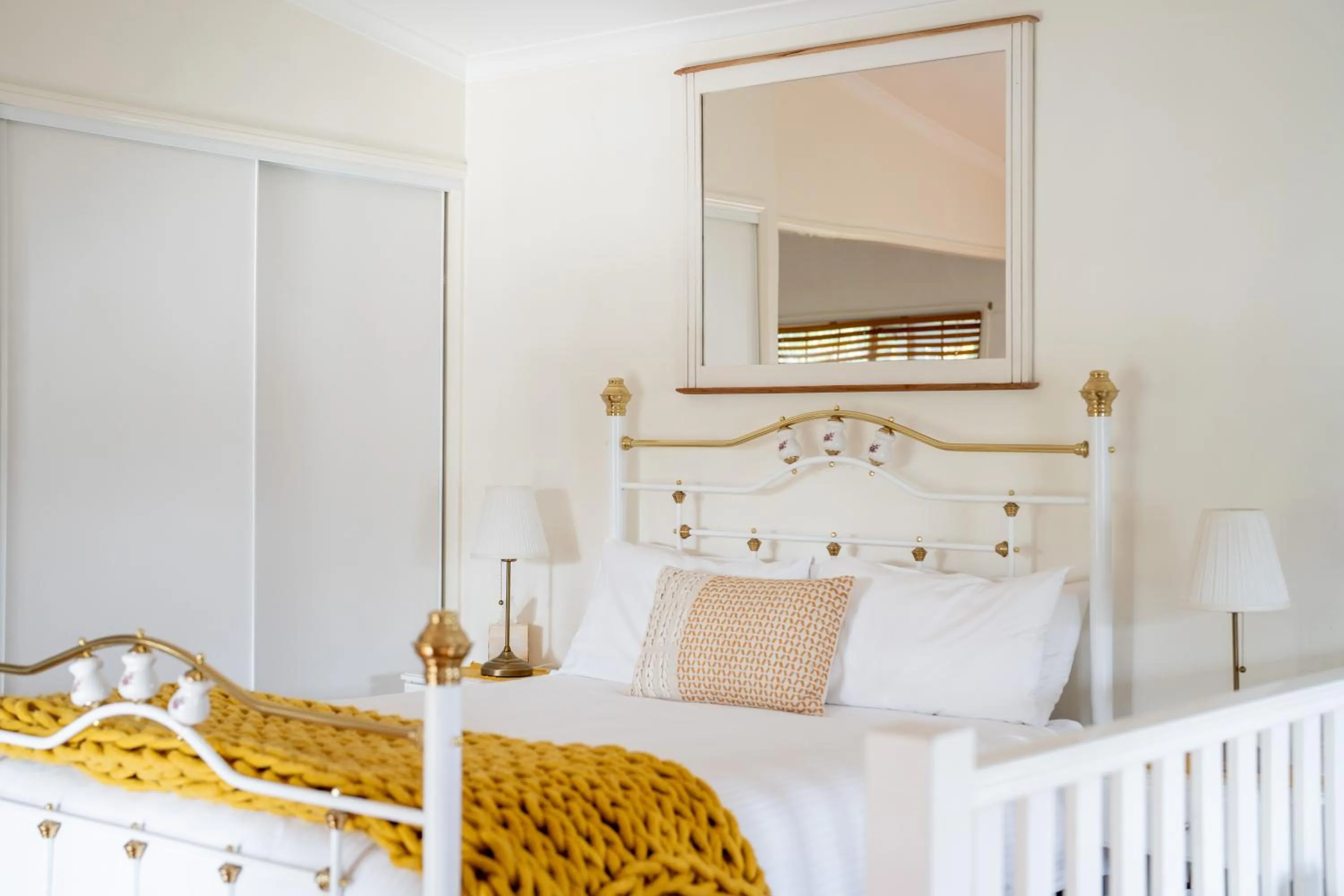 Bed in Granite Gardens Cottages & Lake Retreat