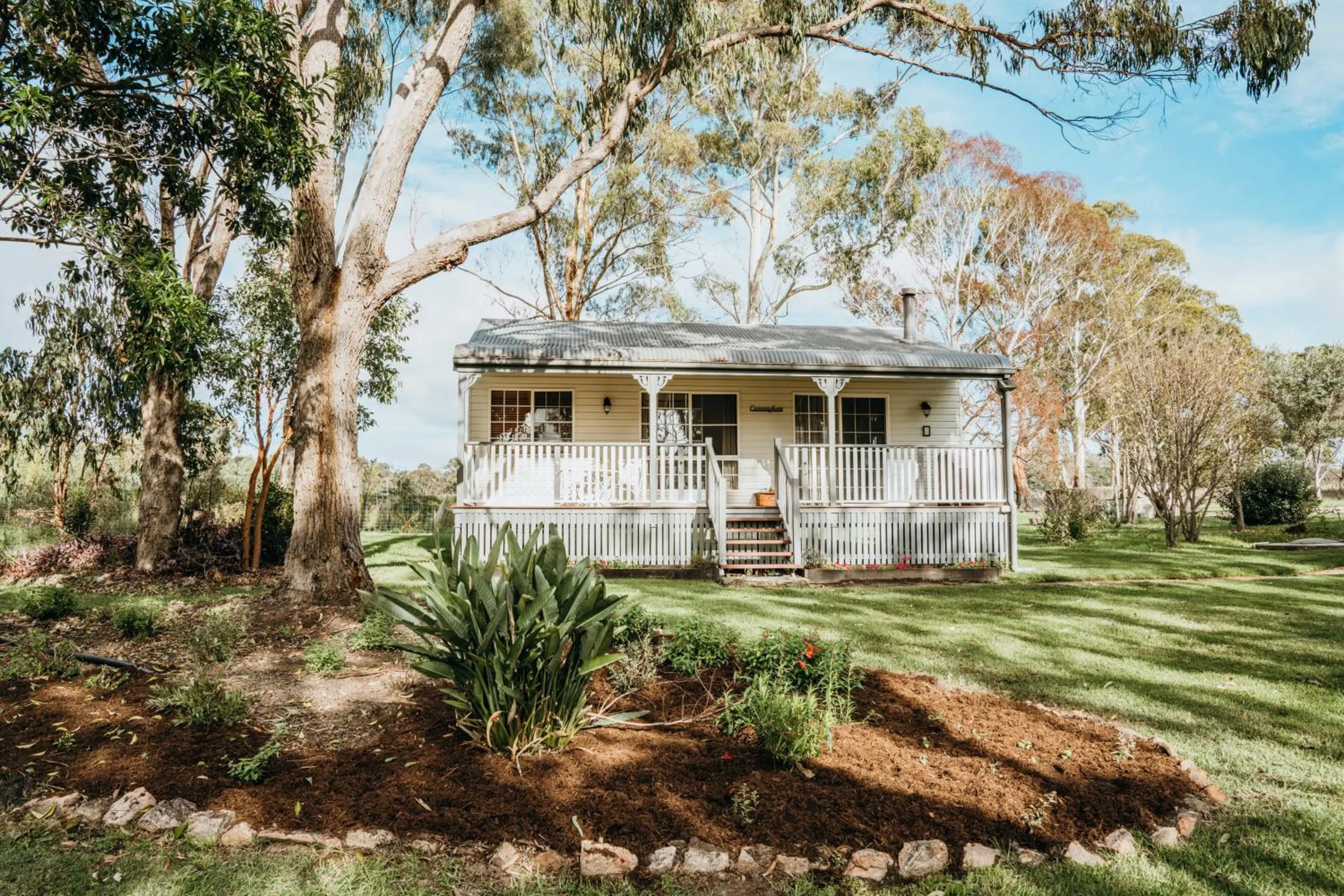 Granite Gardens Cottages & Lake Retreat