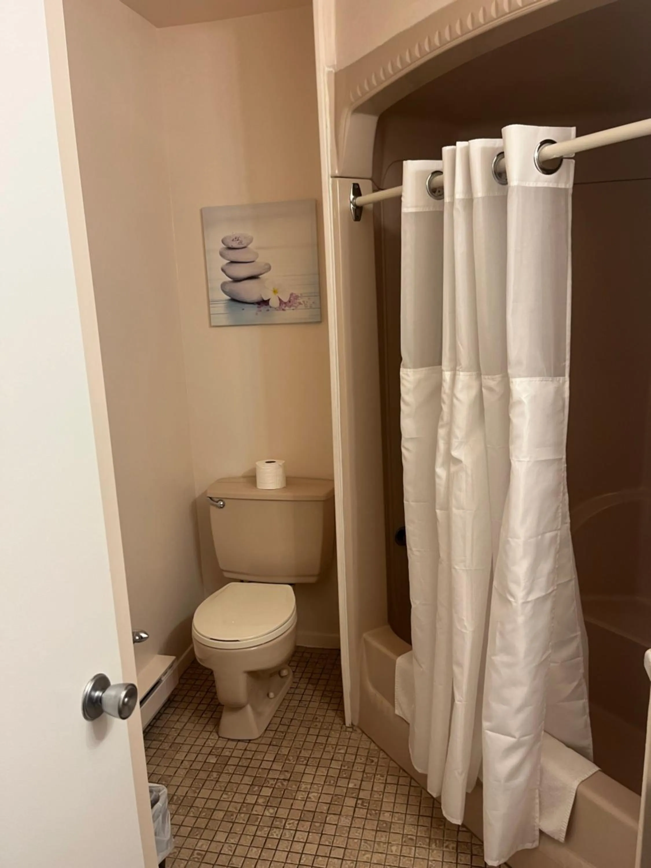 Shower in Hotel Motel Le Château