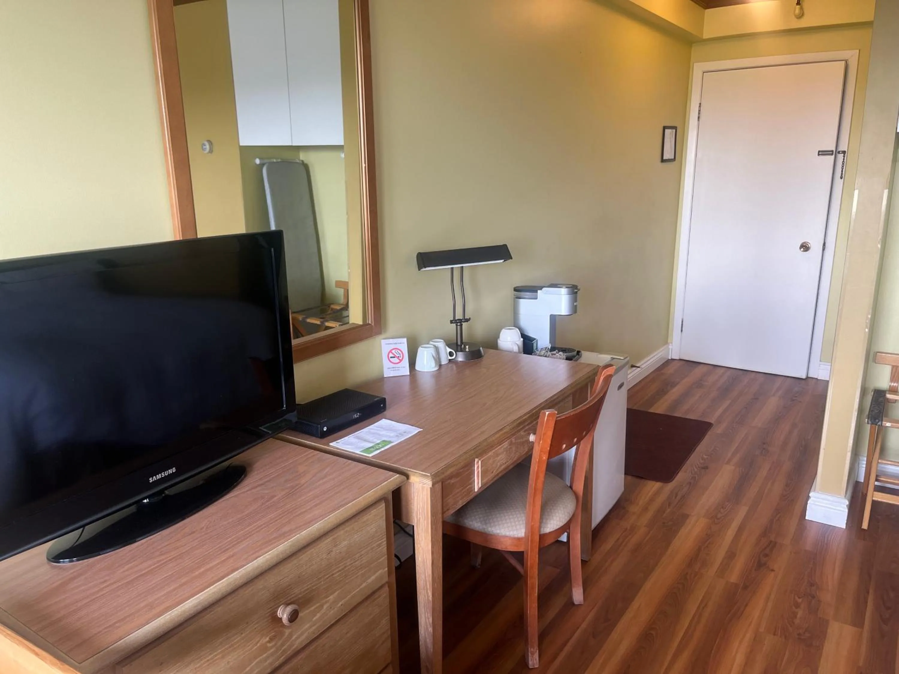 TV and multimedia in Hotel Motel Le Château