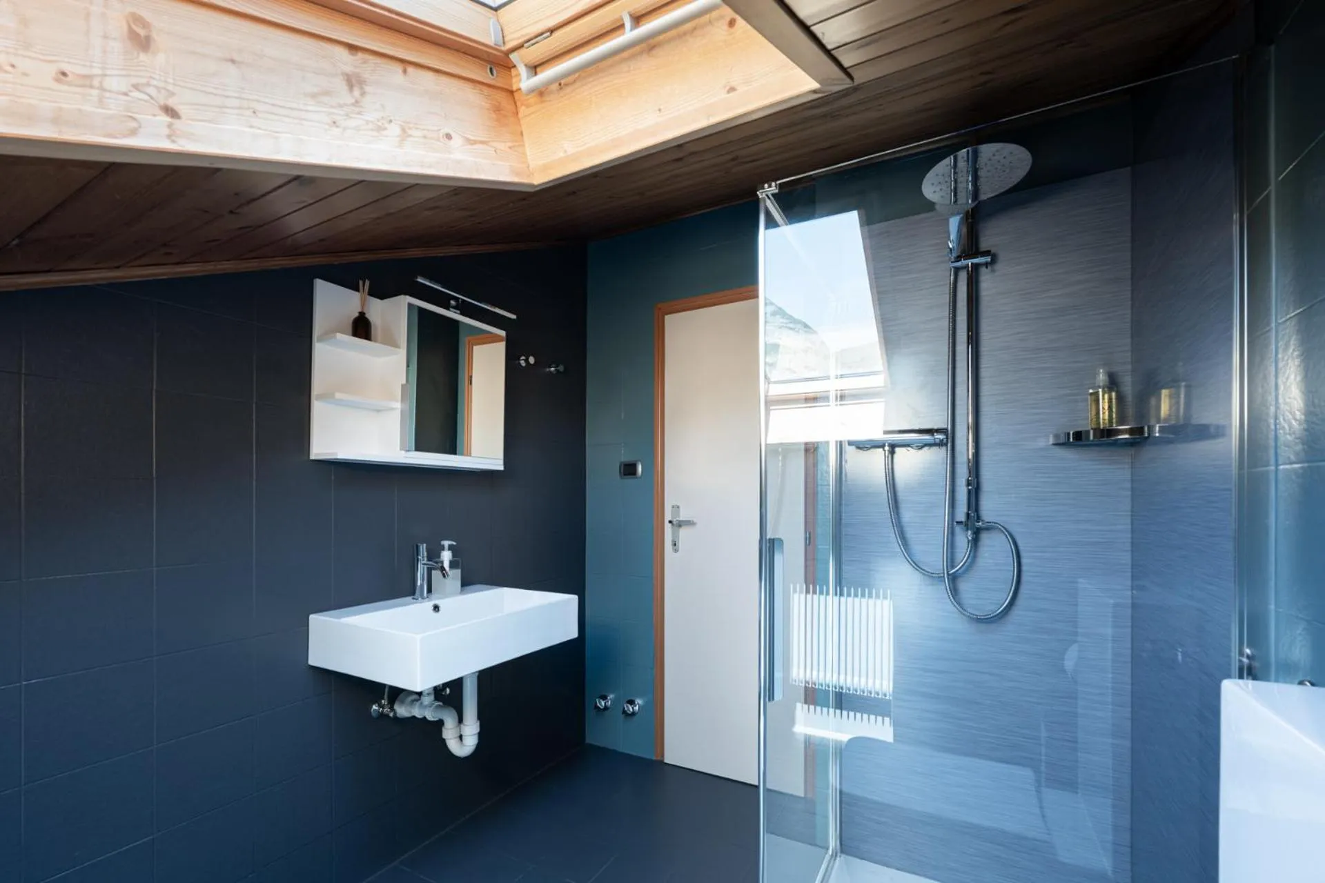 Shower in Gasthof Salurn