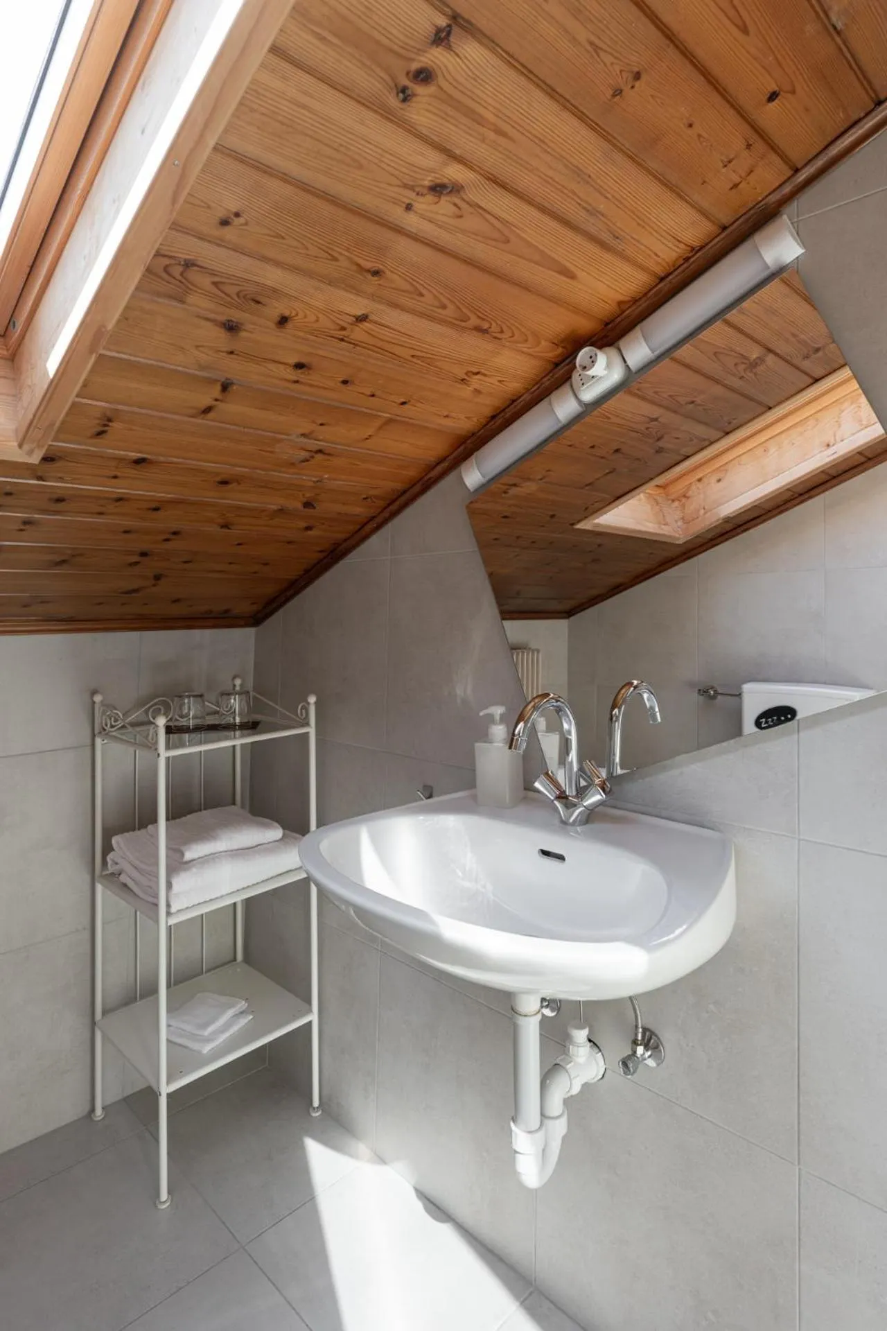 Bathroom in Gasthof Salurn